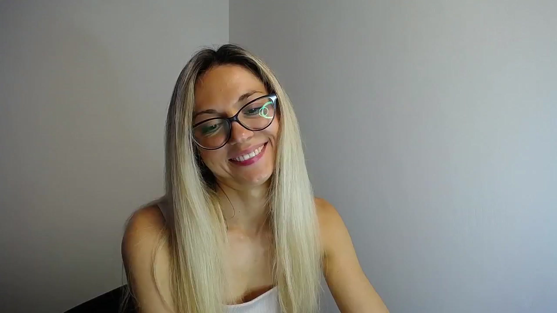 Gallery image thumbnail from Sunshine_alis's myfreecams stream on, 06/28/2024, 11:38 image 12 of 20