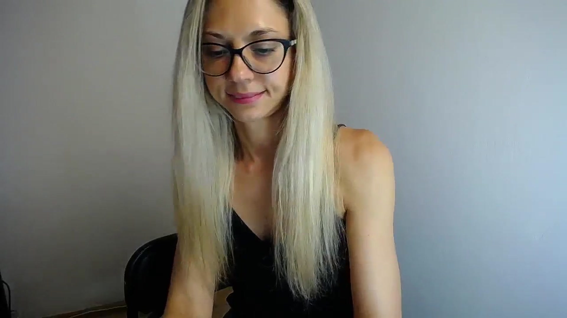 Gallery image thumbnail from Sunshine_alis's myfreecams stream on, 06/30/2024, 17:52 image 5 of 20