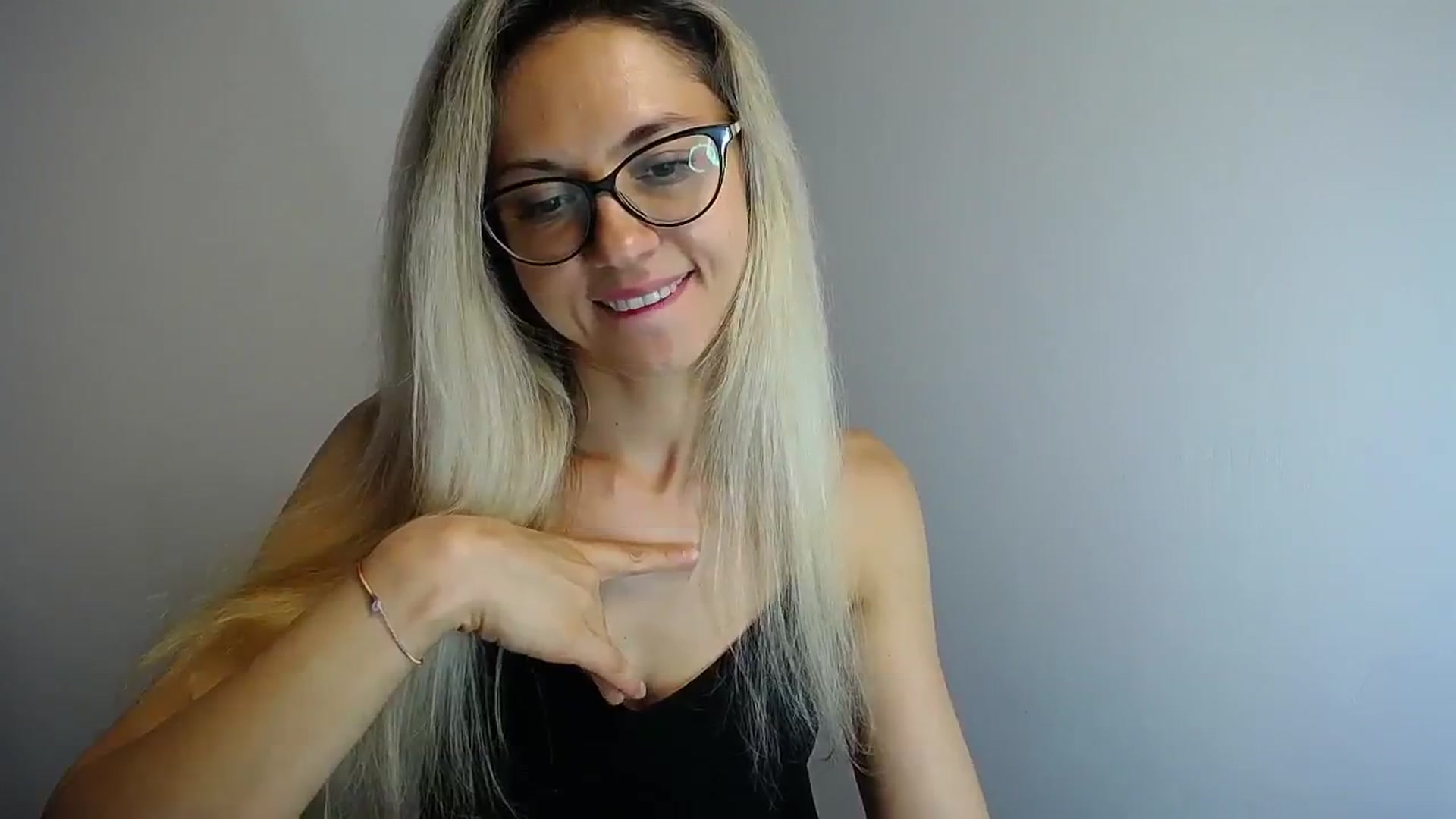 Gallery image thumbnail from Sunshine_alis's myfreecams stream on, 06/30/2024, 17:52 image 18 of 20