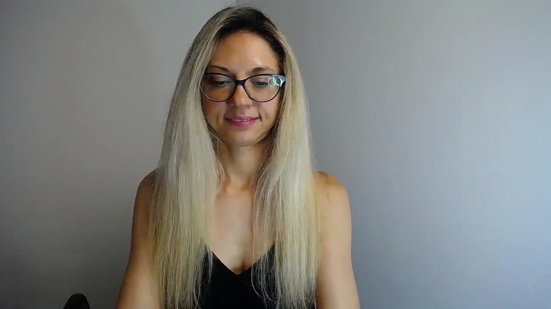 Gallery image thumbnail from Sunshine_alis's myfreecams stream on, 06/30/2024, 17:52 image 10 of 20