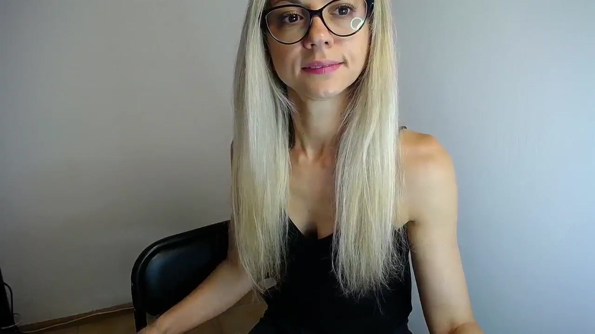 Gallery image thumbnail from Sunshine_alis's myfreecams stream on, 06/30/2024, 17:52 image 2 of 20