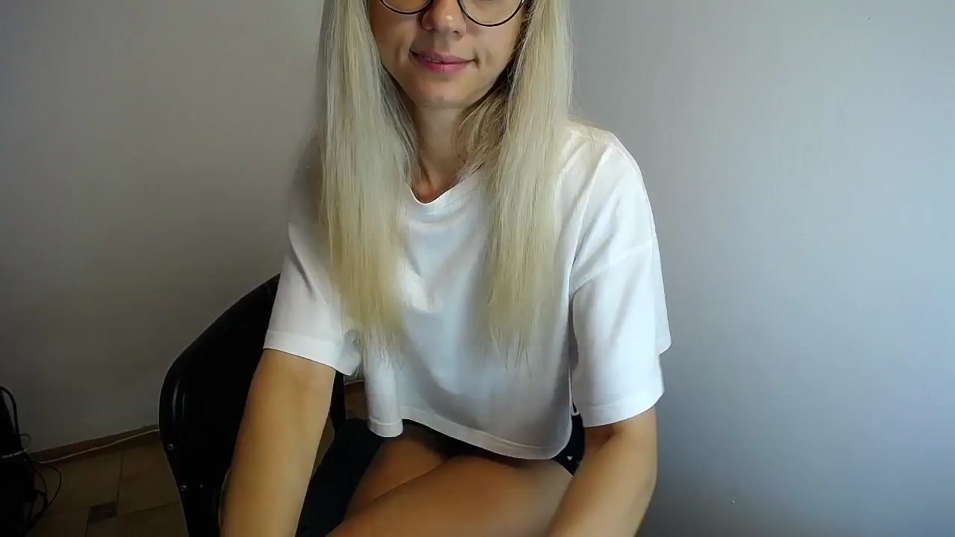 Gallery image thumbnail from Sunshine_alis's myfreecams stream on, 07/01/2024, 11:22 image 11 of 20