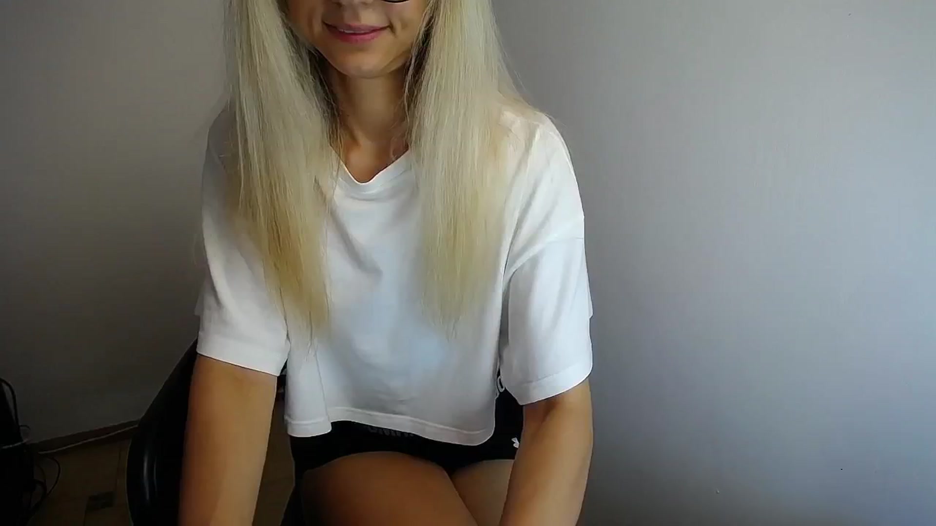 Gallery image thumbnail from Sunshine_alis's myfreecams stream on, 07/01/2024, 11:22 image 8 of 20