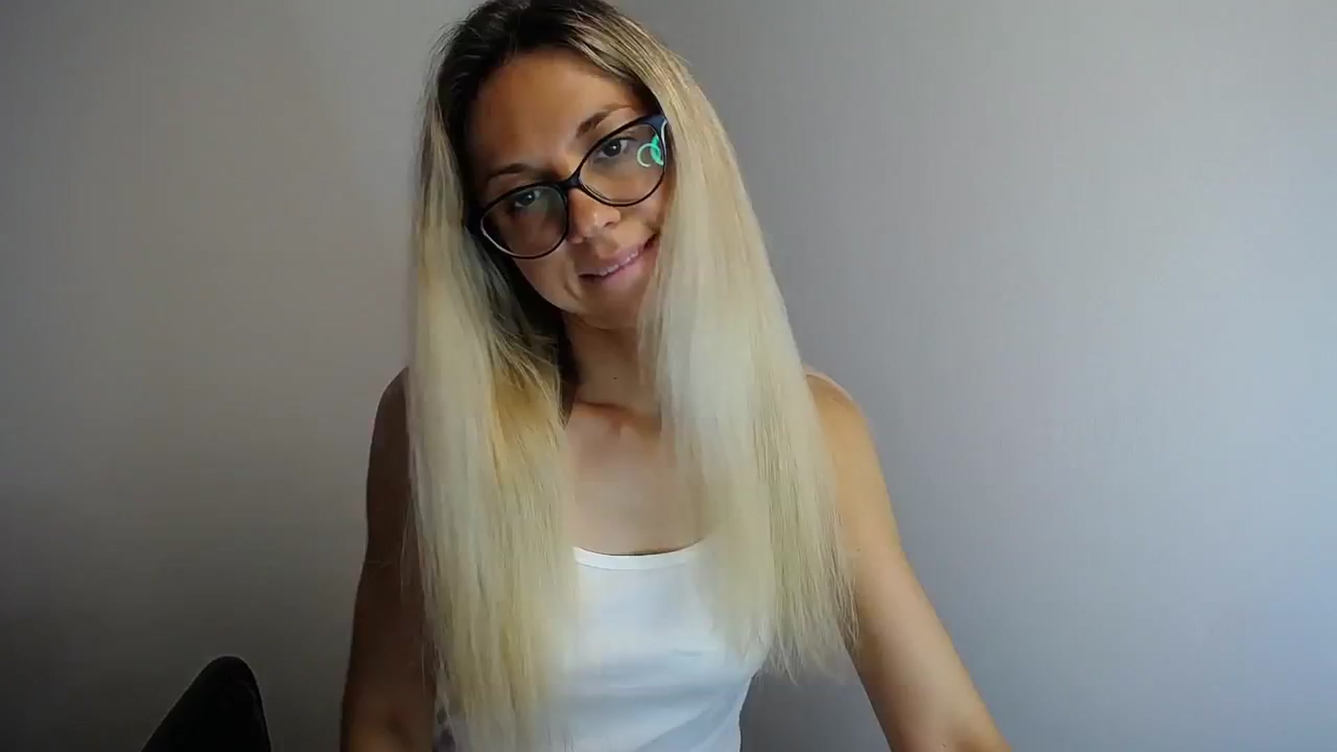 Gallery image thumbnail from Sunshine_alis's myfreecams stream on, 07/01/2024, 12:30 image 10 of 20