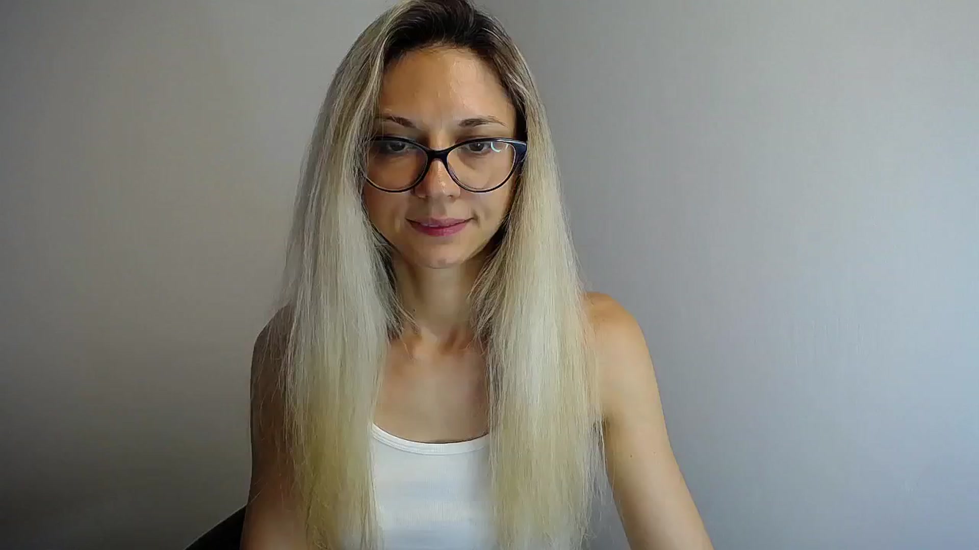 Gallery image thumbnail from Sunshine_alis's myfreecams stream on, 07/01/2024, 13:05 image 12 of 20