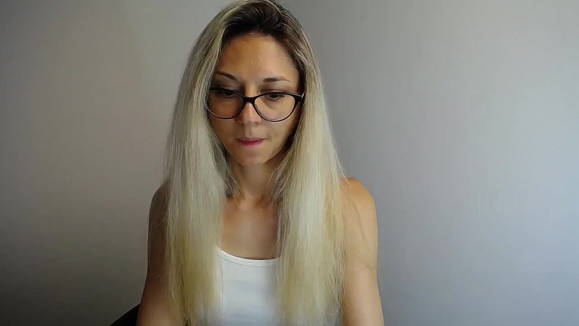 Gallery image thumbnail from Sunshine_alis's myfreecams stream on, 07/01/2024, 13:05 image 9 of 20