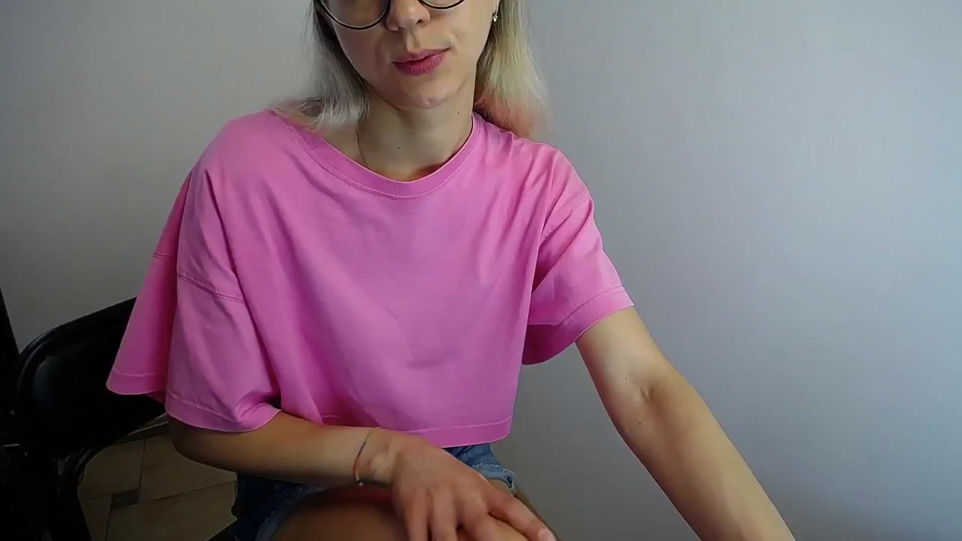 Gallery image thumbnail from Sunshine_alis's myfreecams stream on, 07/08/2024, 15:38 image 1 of 20