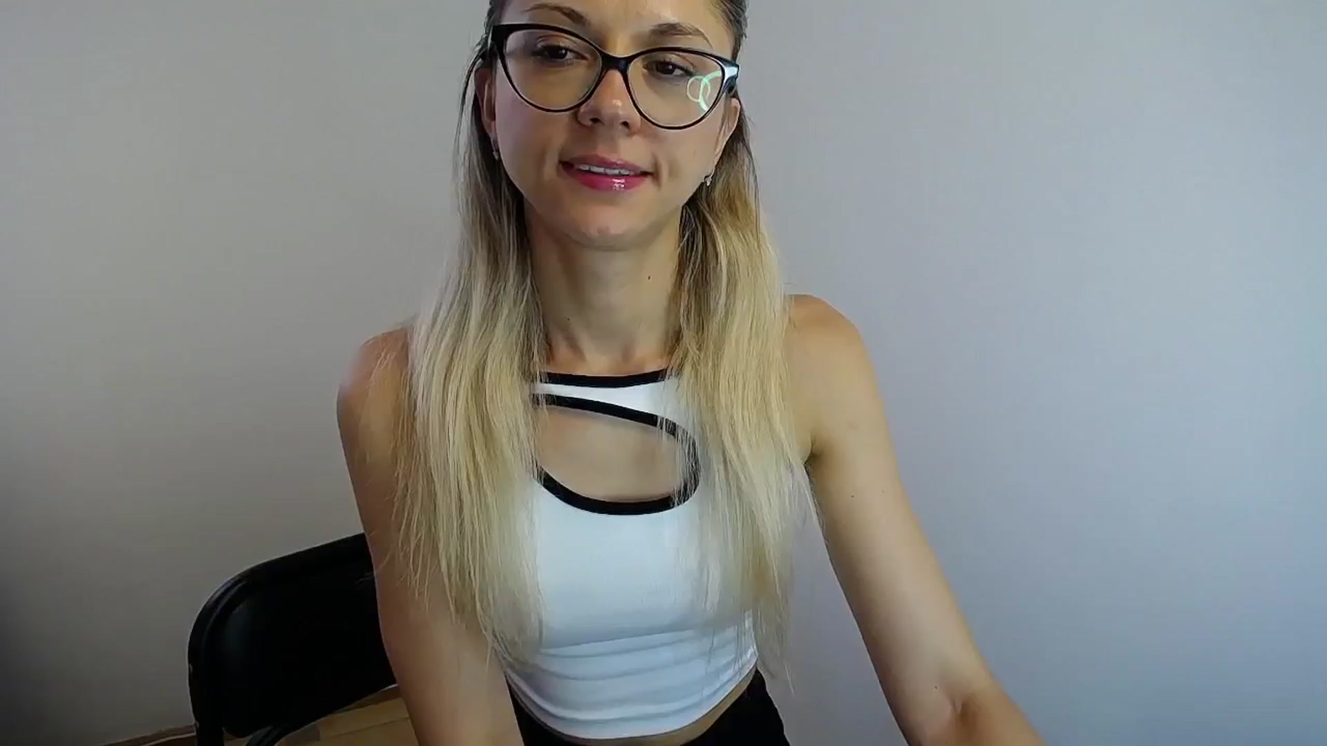 Gallery image thumbnail from Sunshine_alis's myfreecams stream on, 07/09/2024, 13:03 image 9 of 20