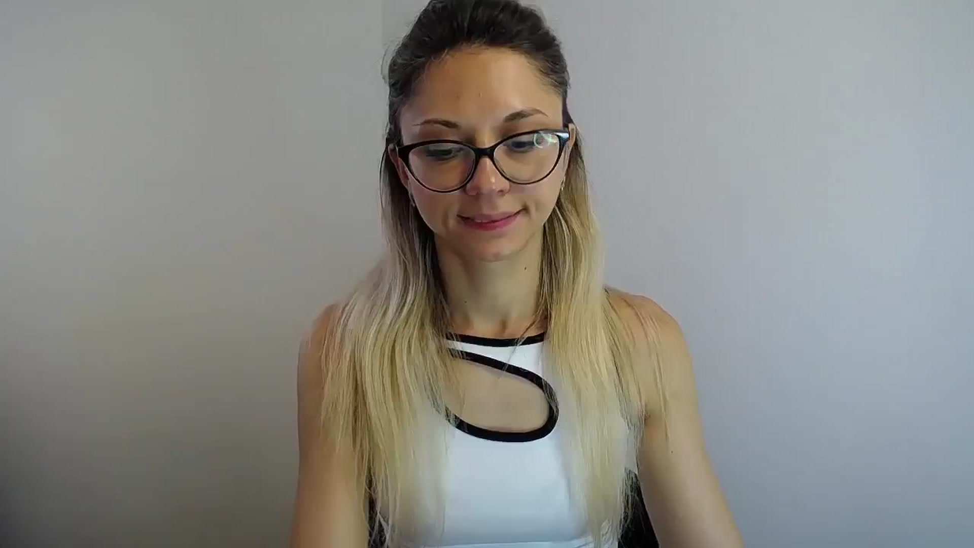 Gallery image thumbnail from Sunshine_alis's myfreecams stream on, 07/09/2024, 13:03 image 3 of 20
