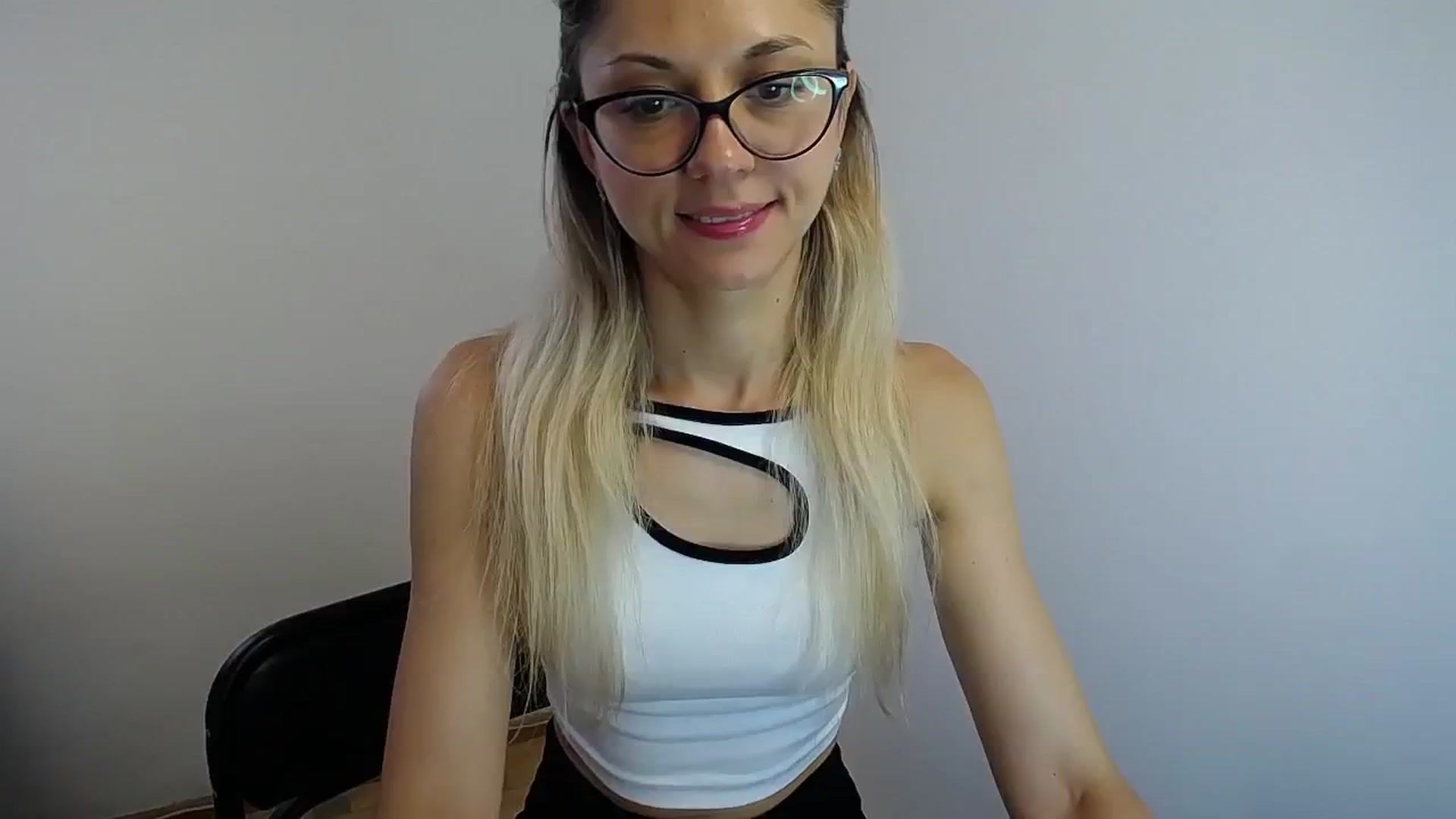 Gallery image thumbnail from Sunshine_alis's myfreecams stream on, 07/09/2024, 13:03 image 12 of 20