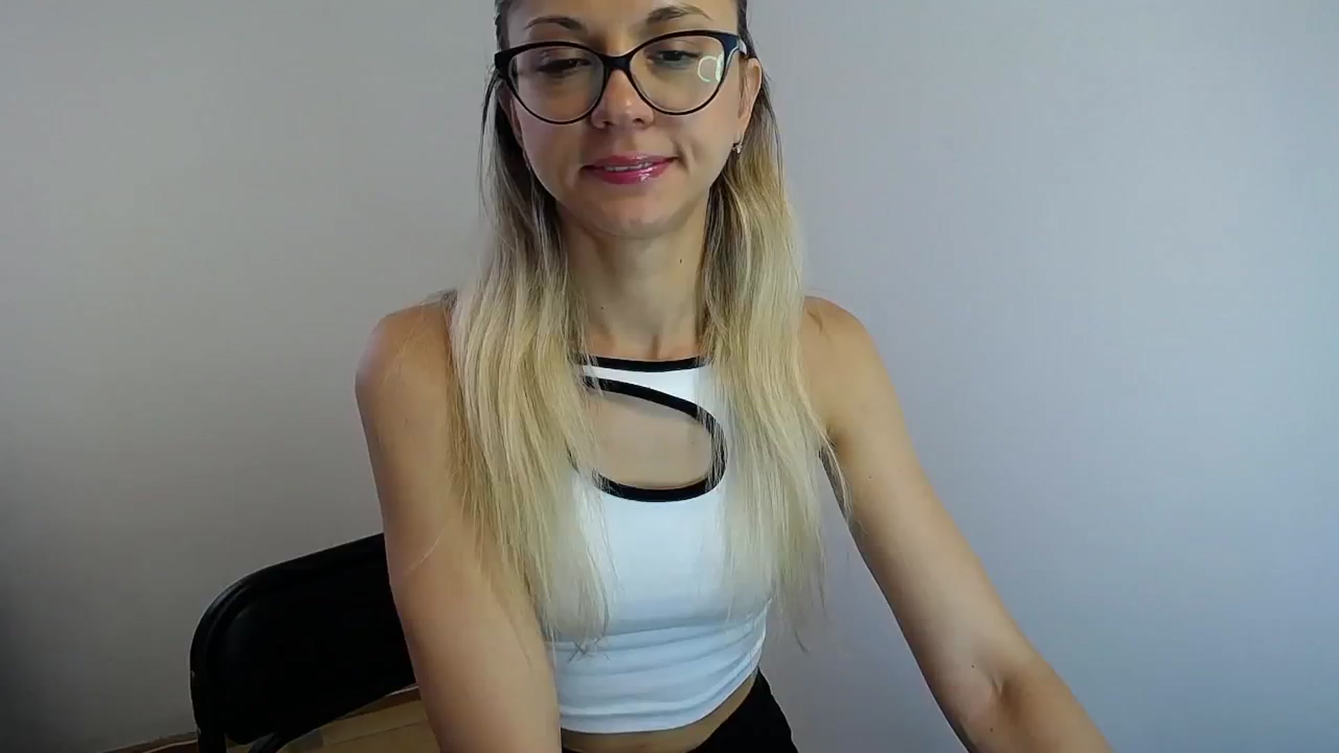 Gallery image thumbnail from Sunshine_alis's myfreecams stream on, 07/09/2024, 13:03 image 7 of 20