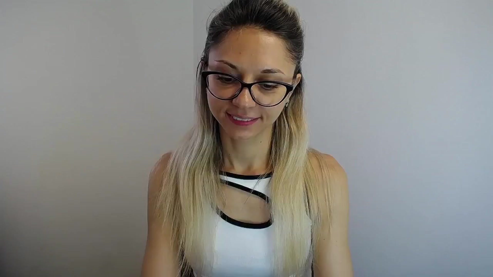 Gallery image thumbnail from Sunshine_alis's myfreecams stream on, 07/09/2024, 13:03 image 2 of 20