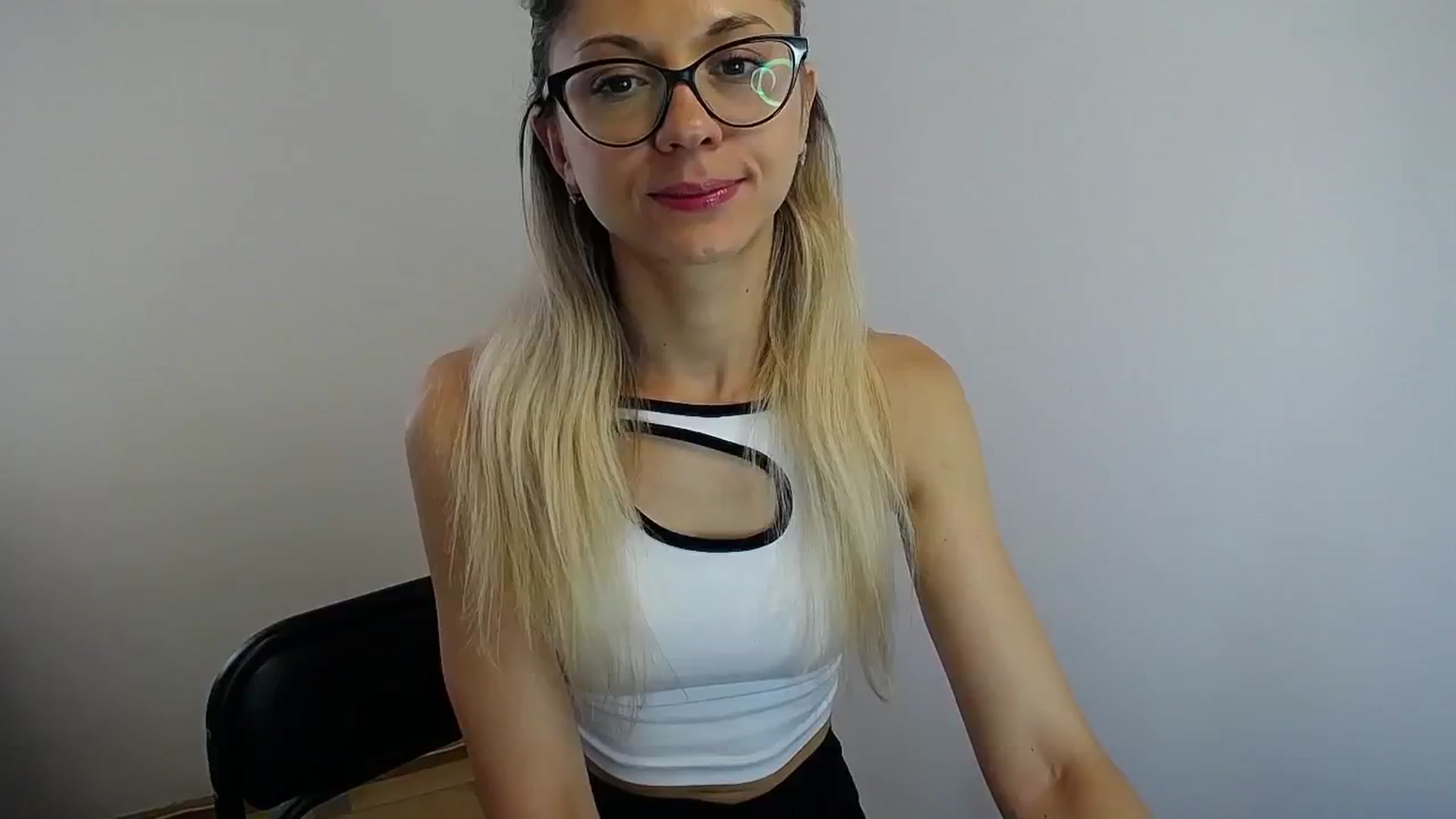 Gallery image thumbnail from Sunshine_alis's myfreecams stream on, 07/09/2024, 13:03 image 16 of 20