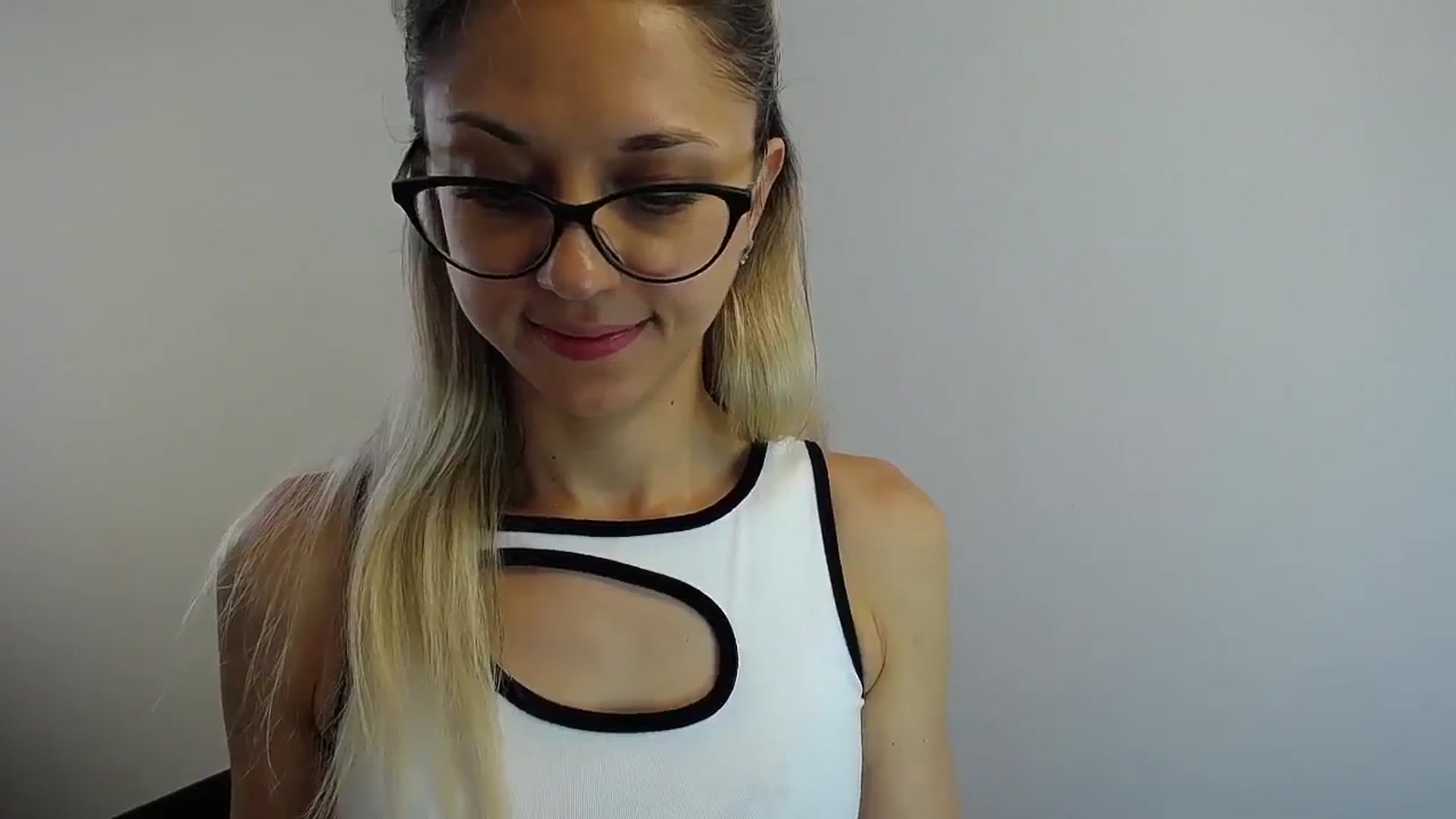 Gallery image thumbnail from Sunshine_alis's myfreecams stream on, 07/09/2024, 13:55 image 15 of 20