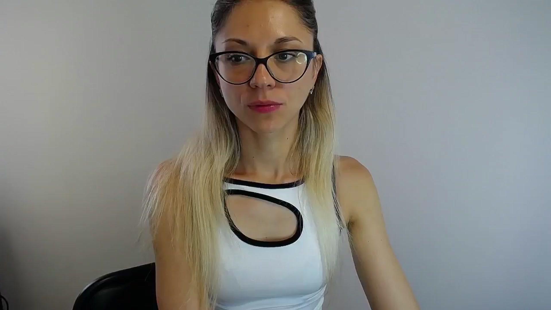 Gallery image thumbnail from Sunshine_alis's myfreecams stream on, 07/09/2024, 14:31 image 12 of 20