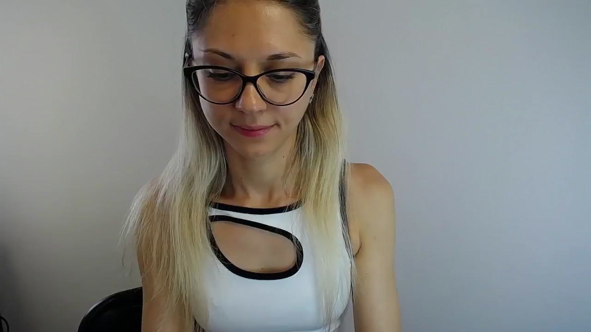 Gallery image thumbnail from Sunshine_alis's myfreecams stream on, 07/09/2024, 14:31 image 15 of 20