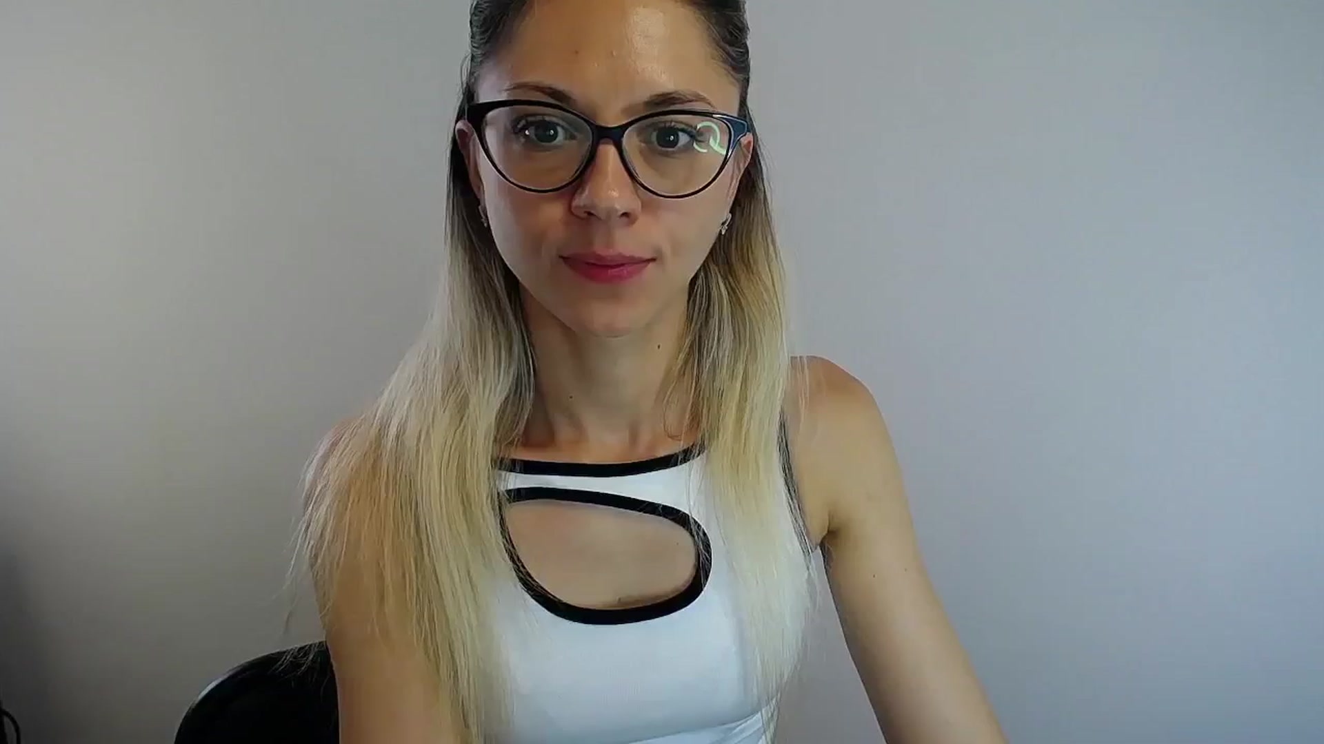 Gallery image thumbnail from Sunshine_alis's myfreecams stream on, 07/09/2024, 14:31 image 13 of 20