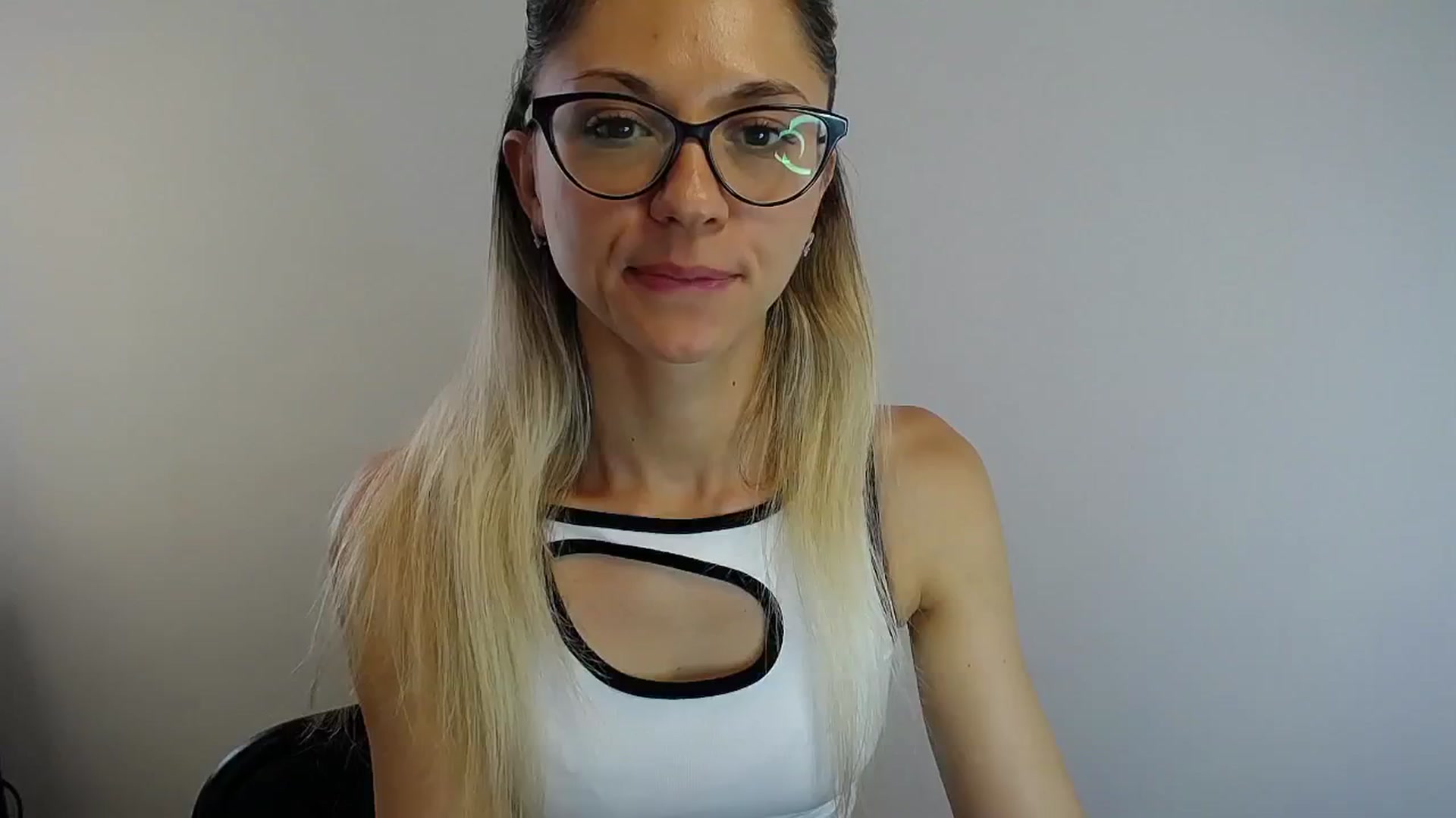 Gallery image thumbnail from Sunshine_alis's myfreecams stream on, 07/09/2024, 14:31 image 9 of 20