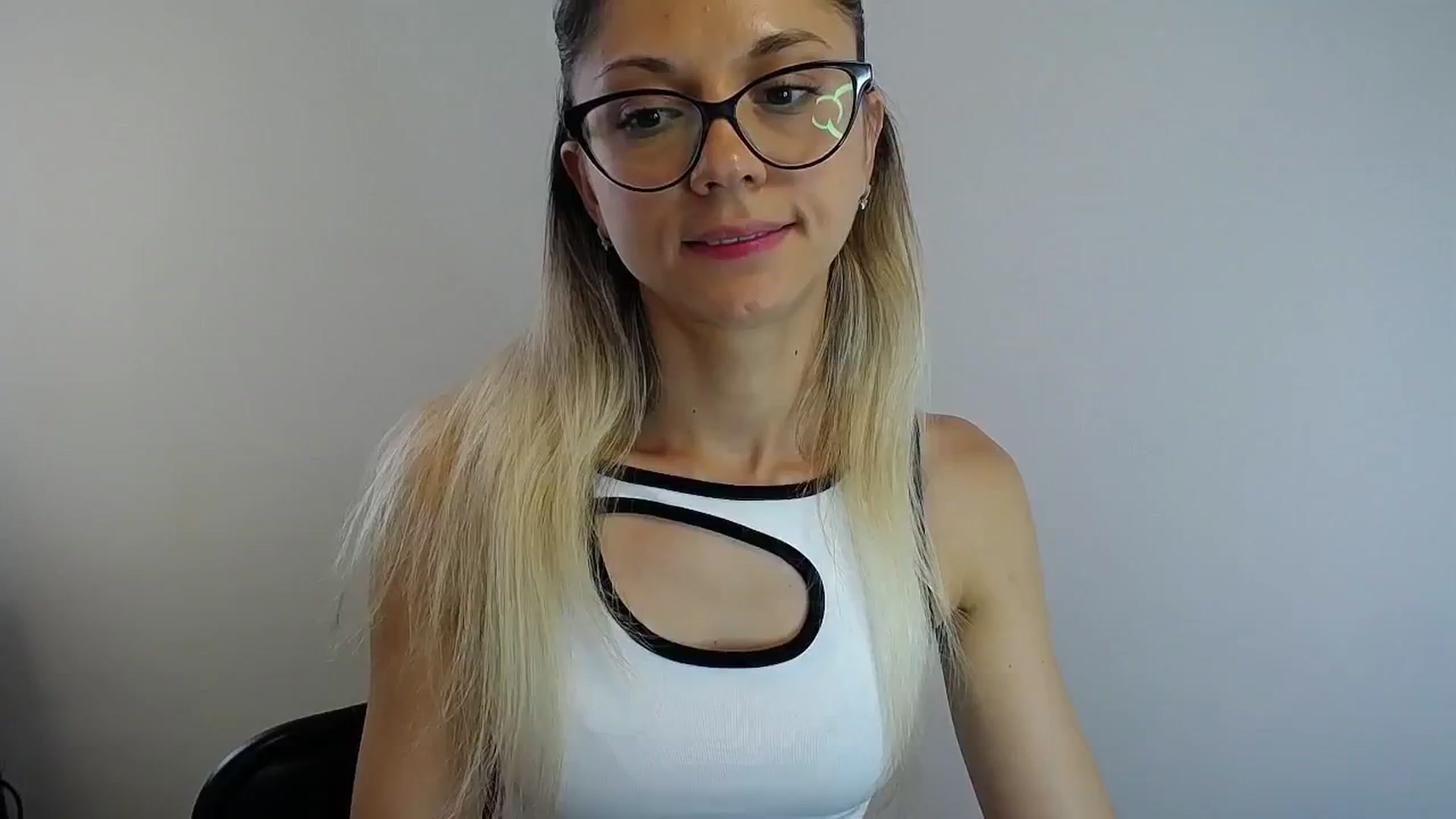Gallery image thumbnail from Sunshine_alis's myfreecams stream on, 07/09/2024, 14:31 image 20 of 20