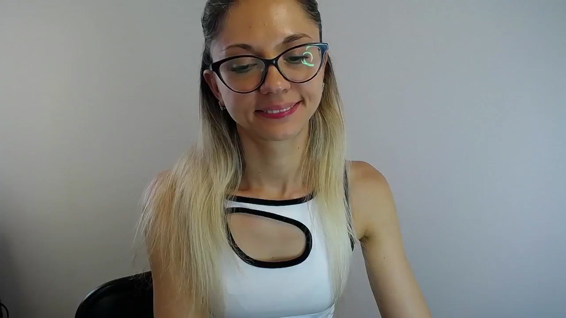Gallery image thumbnail from Sunshine_alis's myfreecams stream on, 07/09/2024, 14:31 image 17 of 20