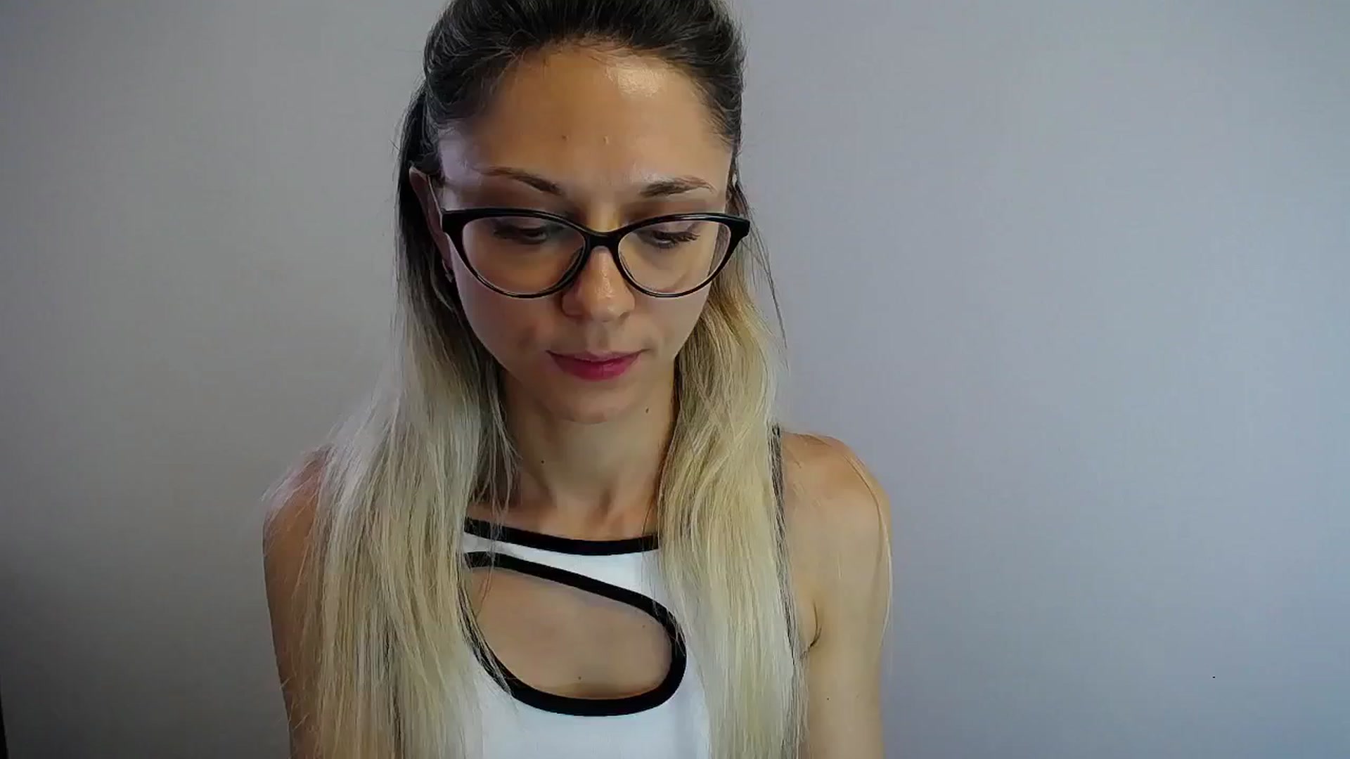 Gallery image thumbnail from Sunshine_alis's myfreecams stream on, 07/09/2024, 15:07 image 15 of 20