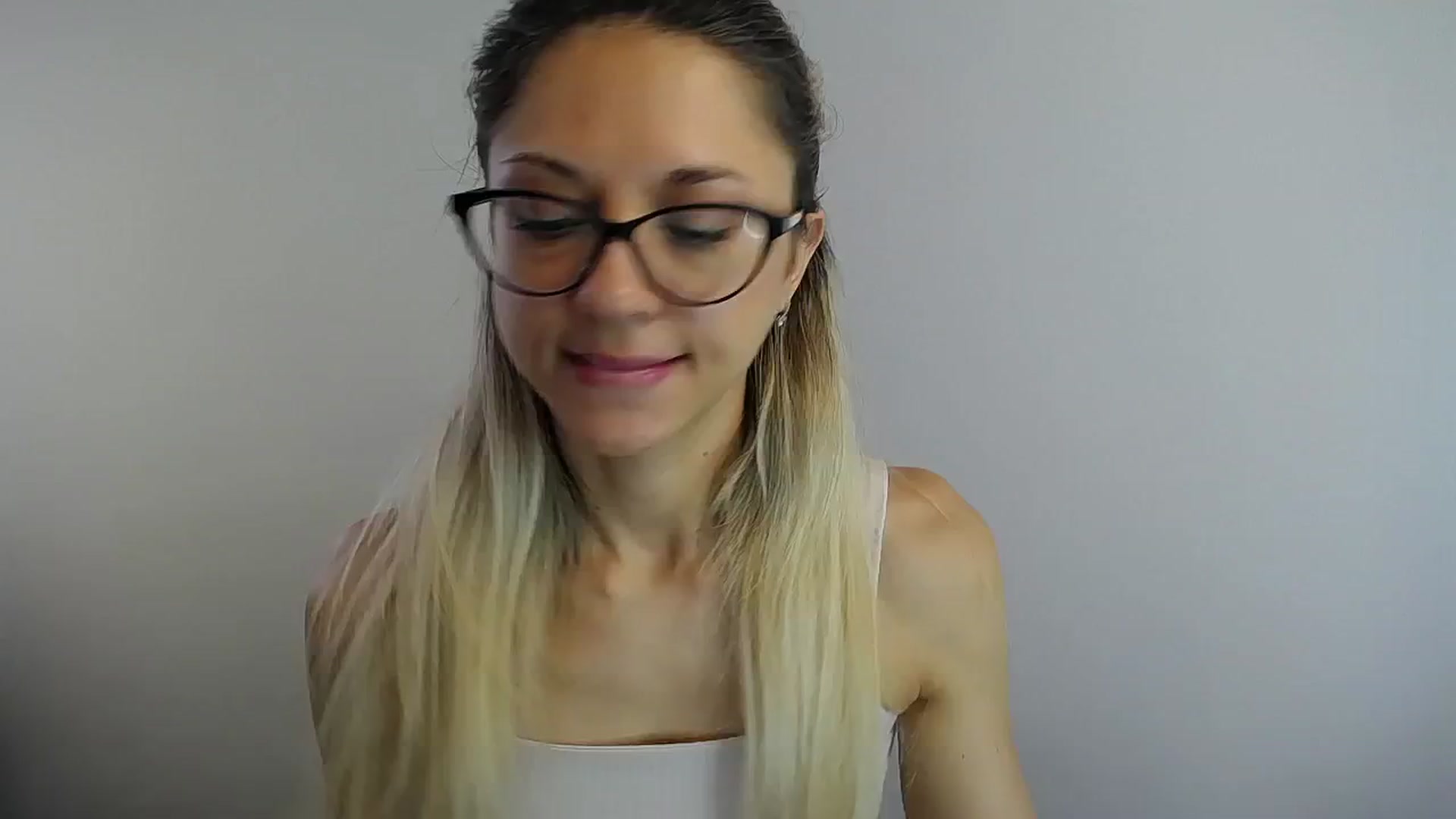 Gallery image thumbnail from Sunshine_alis's myfreecams stream on, 07/10/2024, 10:19 image 9 of 20