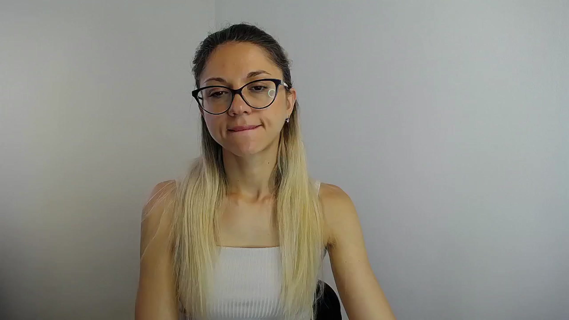 Gallery image thumbnail from Sunshine_alis's myfreecams stream on, 07/10/2024, 10:19 image 6 of 20