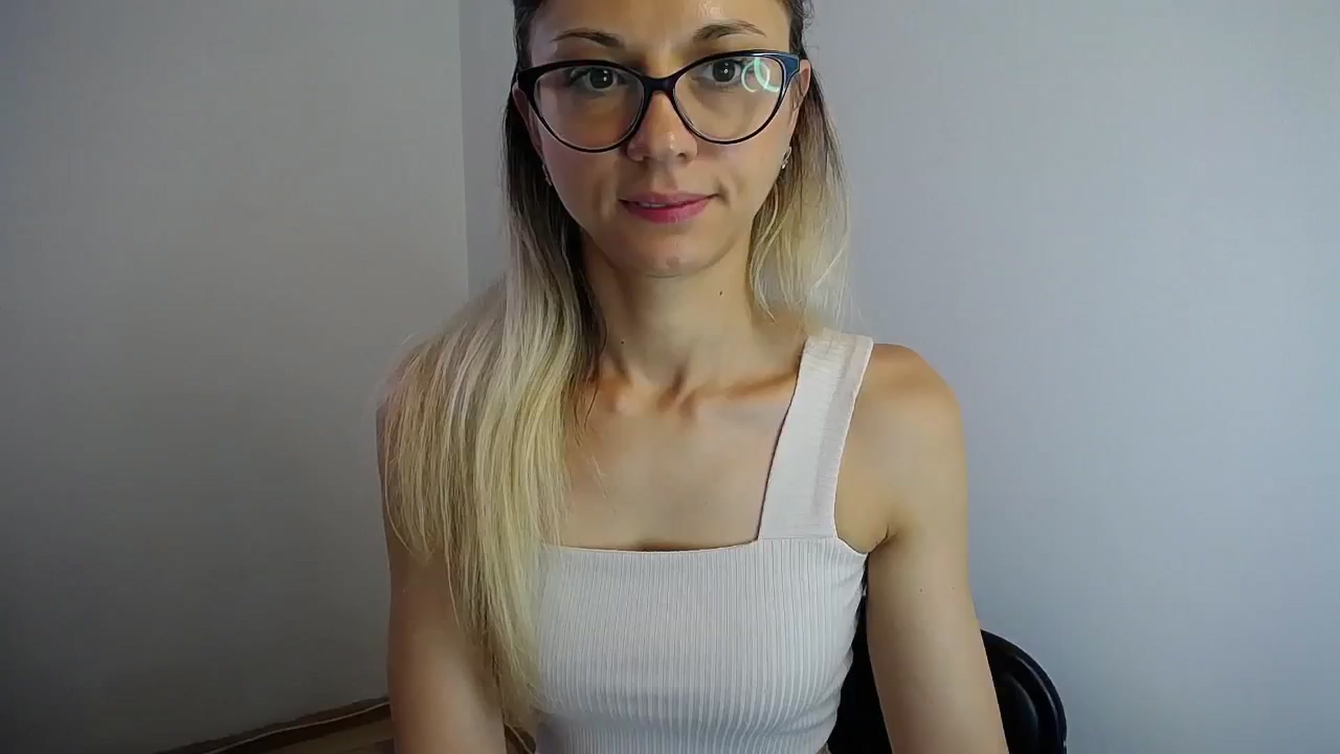 Gallery image thumbnail from Sunshine_alis's myfreecams stream on, 07/10/2024, 13:00 image 19 of 20