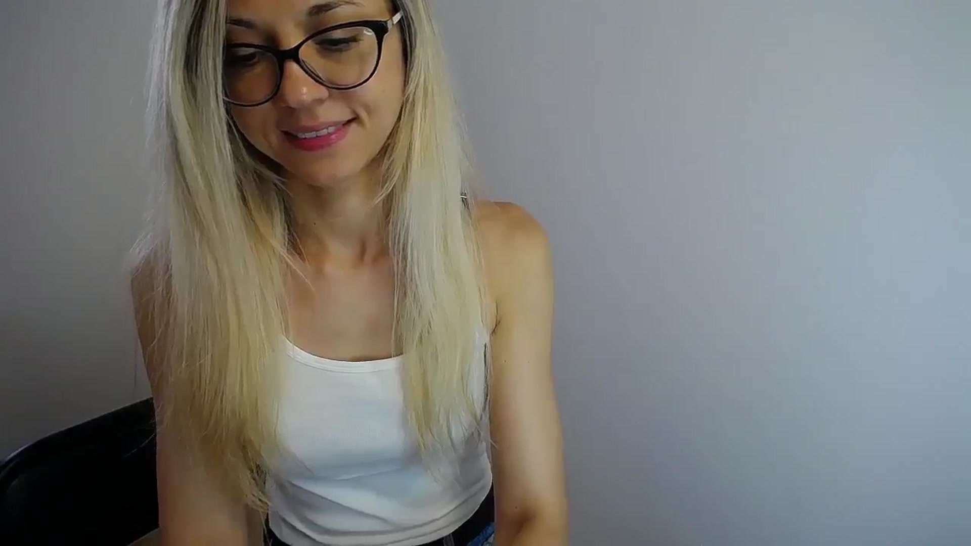 Gallery image thumbnail from Sunshine_alis's myfreecams stream on, 07/12/2024, 10:45 image 15 of 20