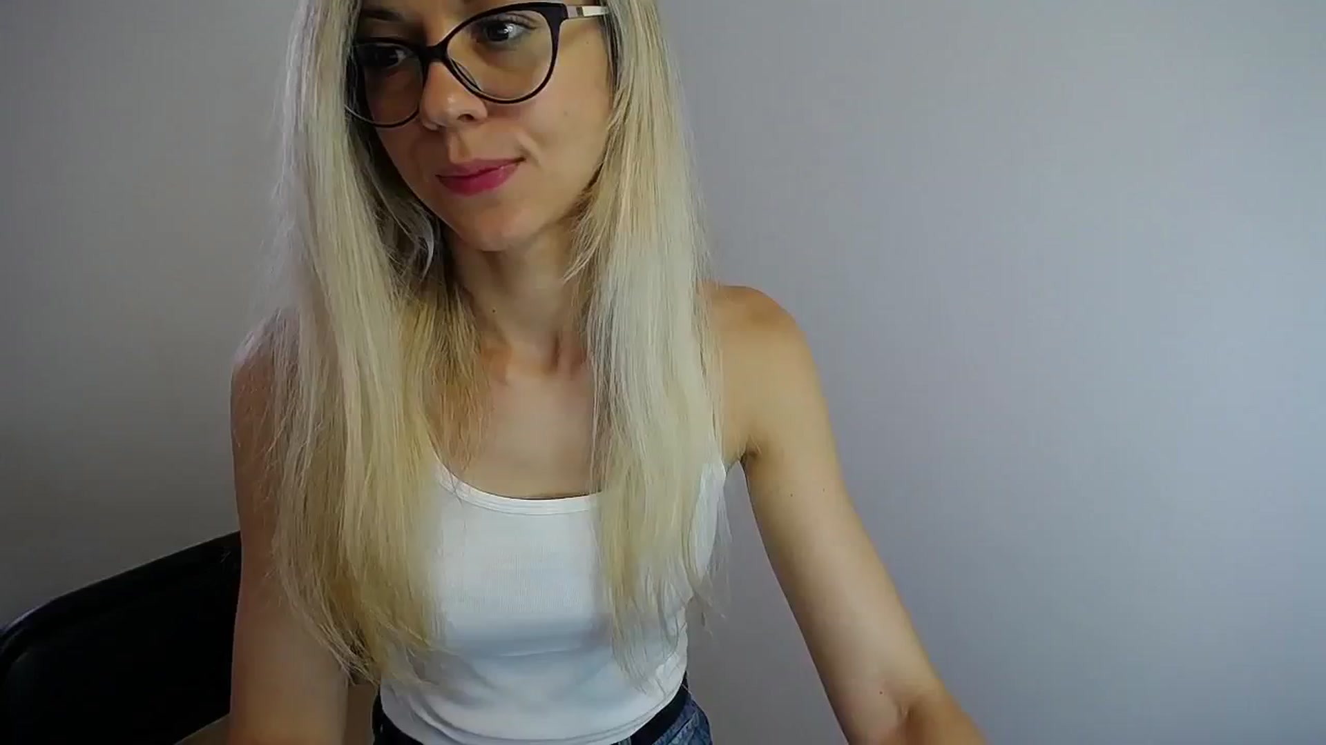 Gallery image thumbnail from Sunshine_alis's myfreecams stream on, 07/12/2024, 10:45 image 17 of 20