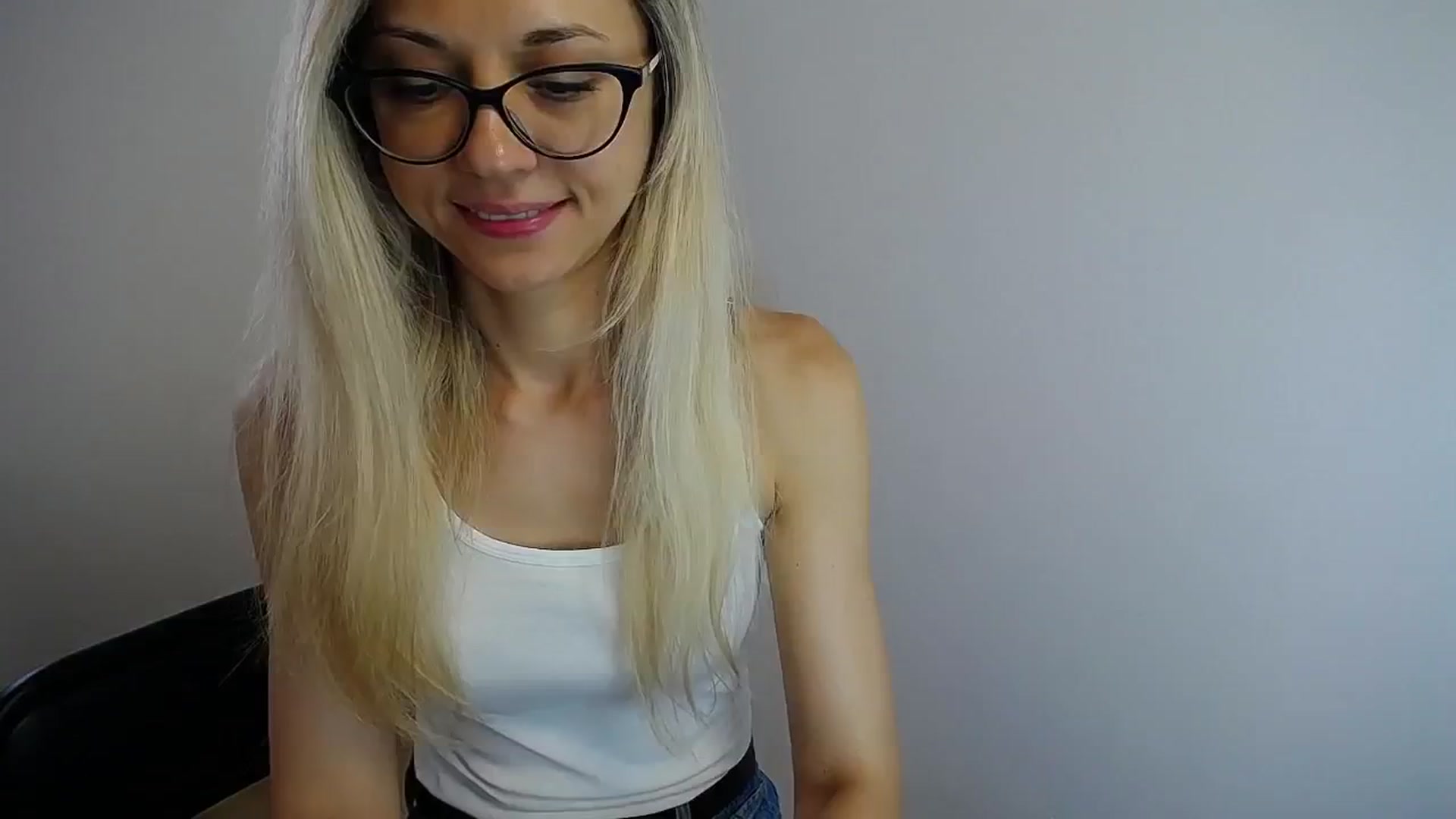 Gallery image thumbnail from Sunshine_alis's myfreecams stream on, 07/12/2024, 10:45 image 16 of 20