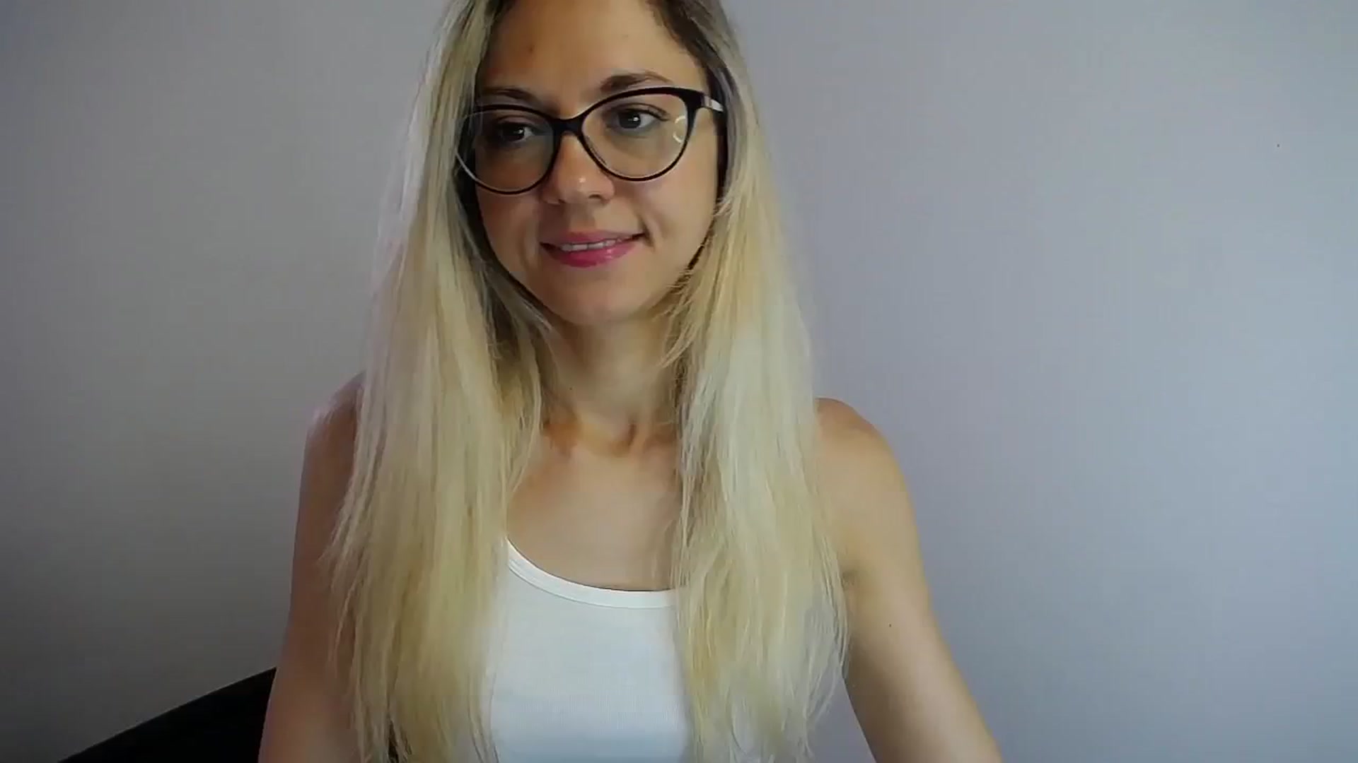 Gallery image thumbnail from Sunshine_alis's myfreecams stream on, 07/12/2024, 10:45 image 9 of 20