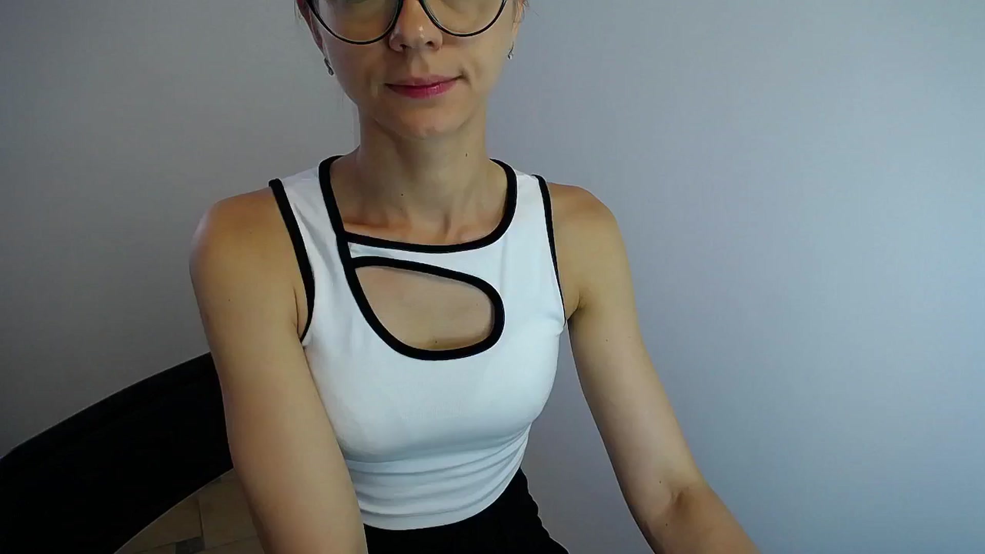 Gallery image thumbnail from Sunshine_alis's myfreecams stream on, 07/13/2024, 14:06 image 9 of 20