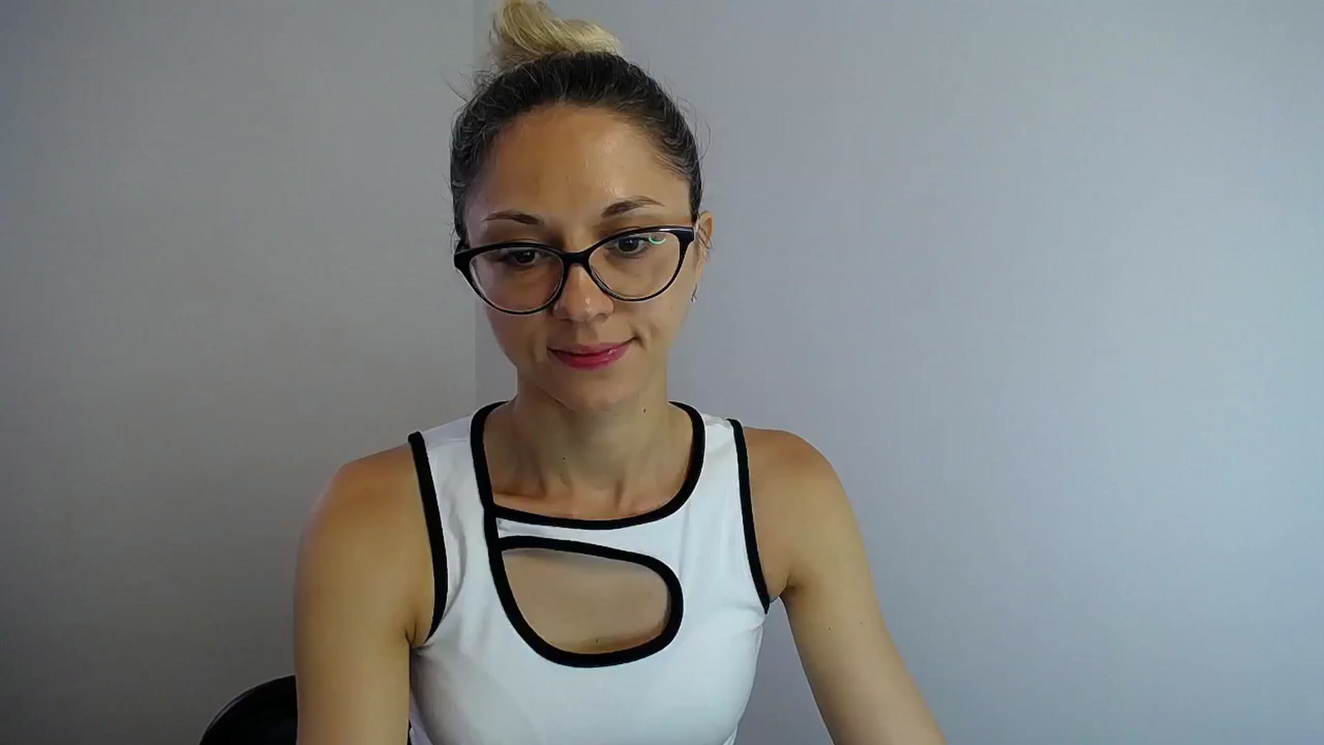 Gallery image thumbnail from Sunshine_alis's myfreecams stream on, 07/13/2024, 14:06 image 1 of 20