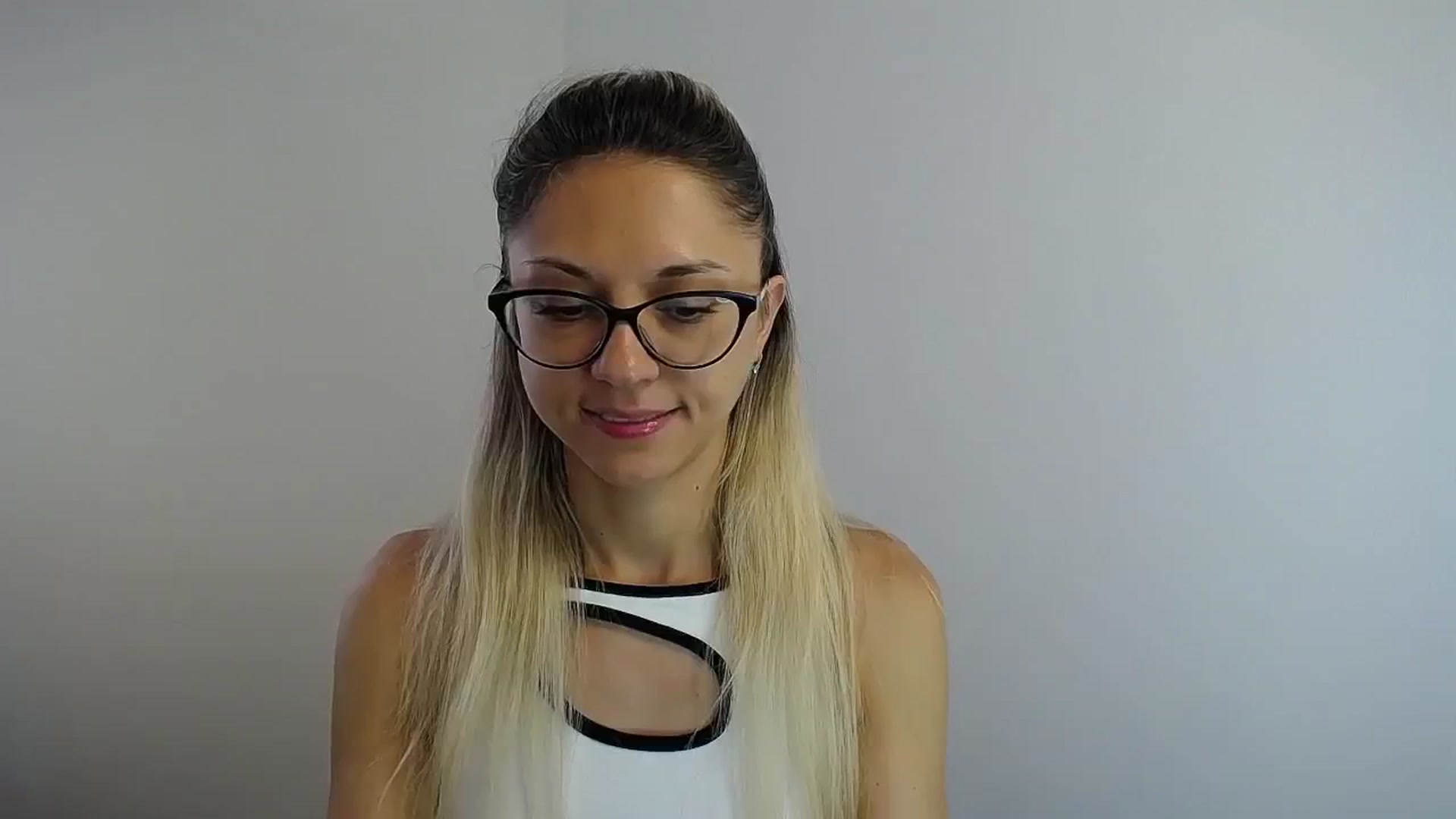 Gallery image thumbnail from Sunshine_alis's myfreecams stream on, 07/15/2024, 14:16 image 5 of 20