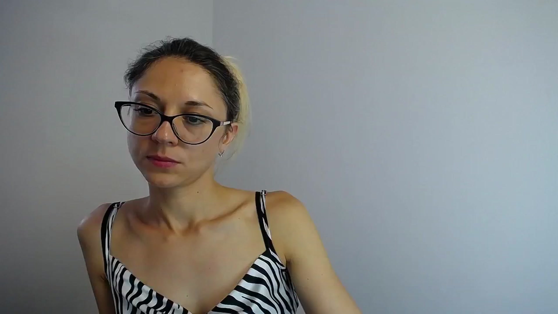 Gallery image thumbnail from Sunshine_alis's myfreecams stream on, 07/16/2024, 15:04 image 4 of 20