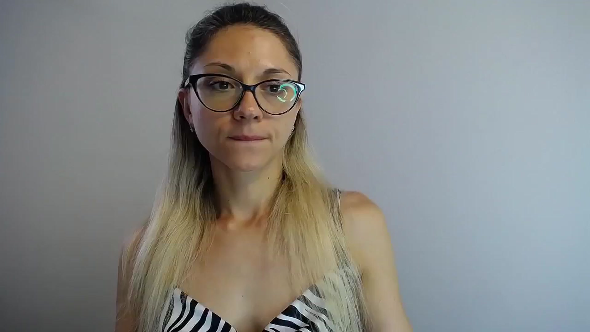 Gallery image thumbnail from Sunshine_alis's myfreecams stream on, 07/16/2024, 15:04 image 9 of 20