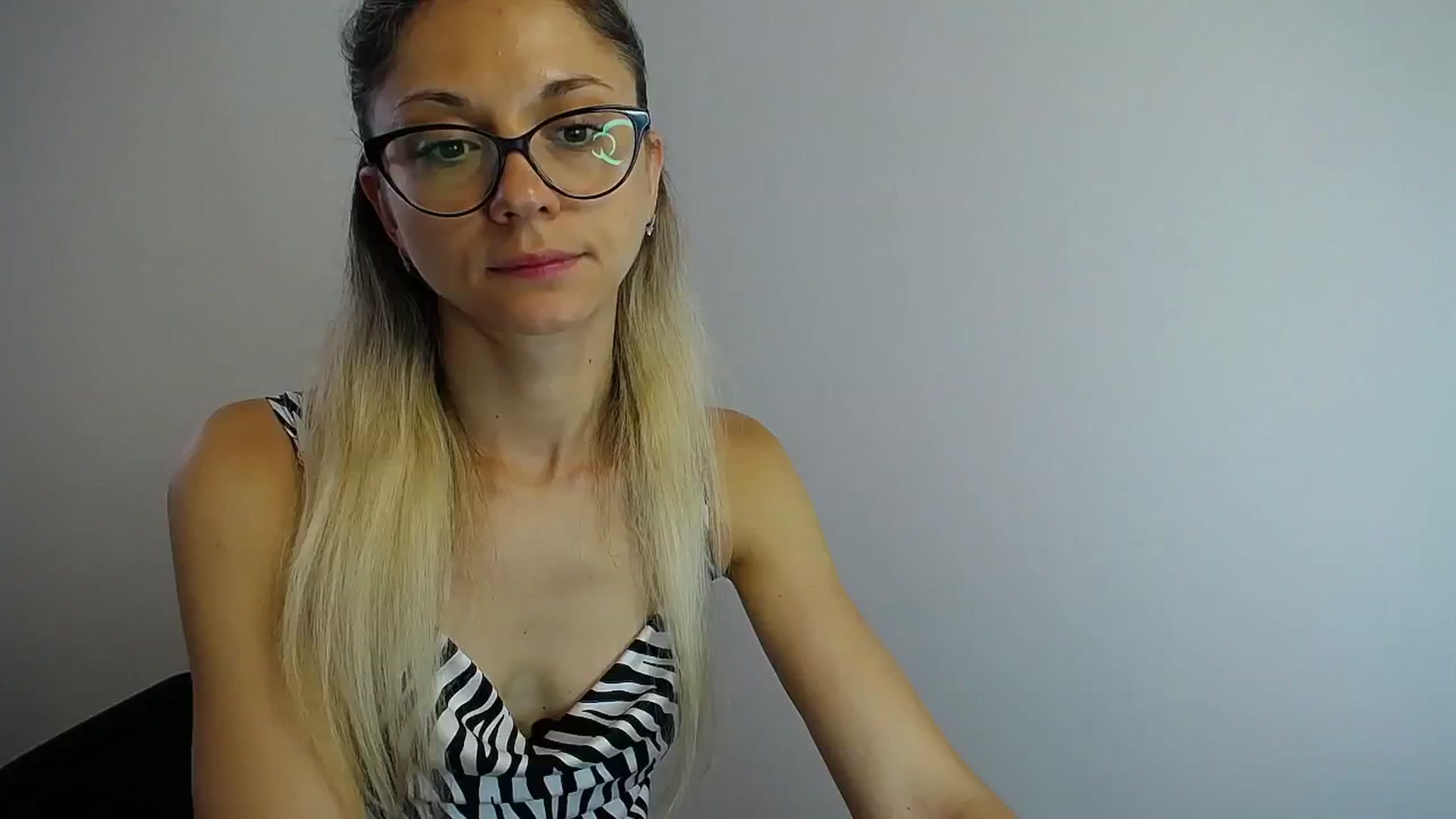 Gallery image thumbnail from Sunshine_alis's myfreecams stream on, 07/16/2024, 15:04 image 17 of 20
