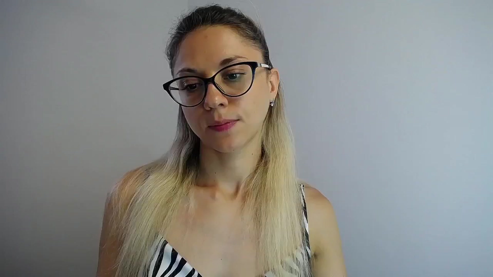 Gallery image thumbnail from Sunshine_alis's myfreecams stream on, 07/16/2024, 15:04 image 7 of 20
