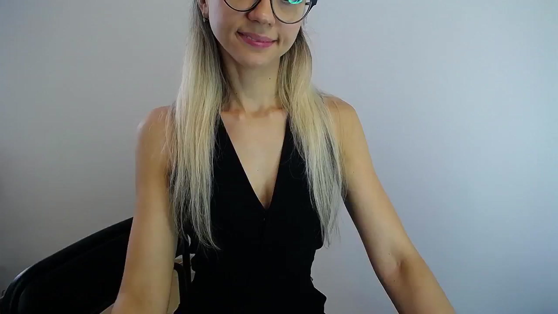 Gallery image thumbnail from Sunshine_alis's myfreecams stream on, 07/26/2024, 10:48 image 13 of 20