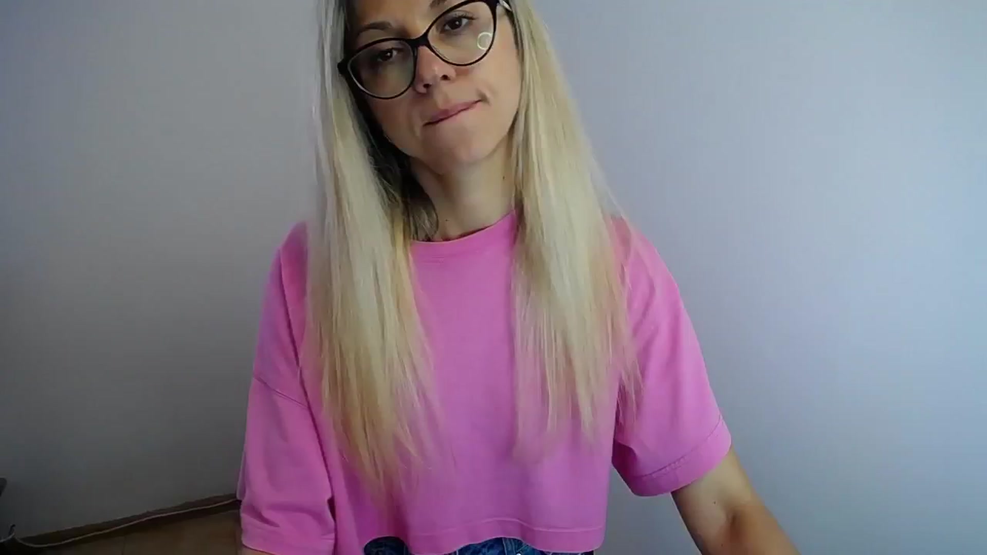Gallery image thumbnail from Sunshine_alis's myfreecams stream on, 07/27/2024, 12:27 image 17 of 20