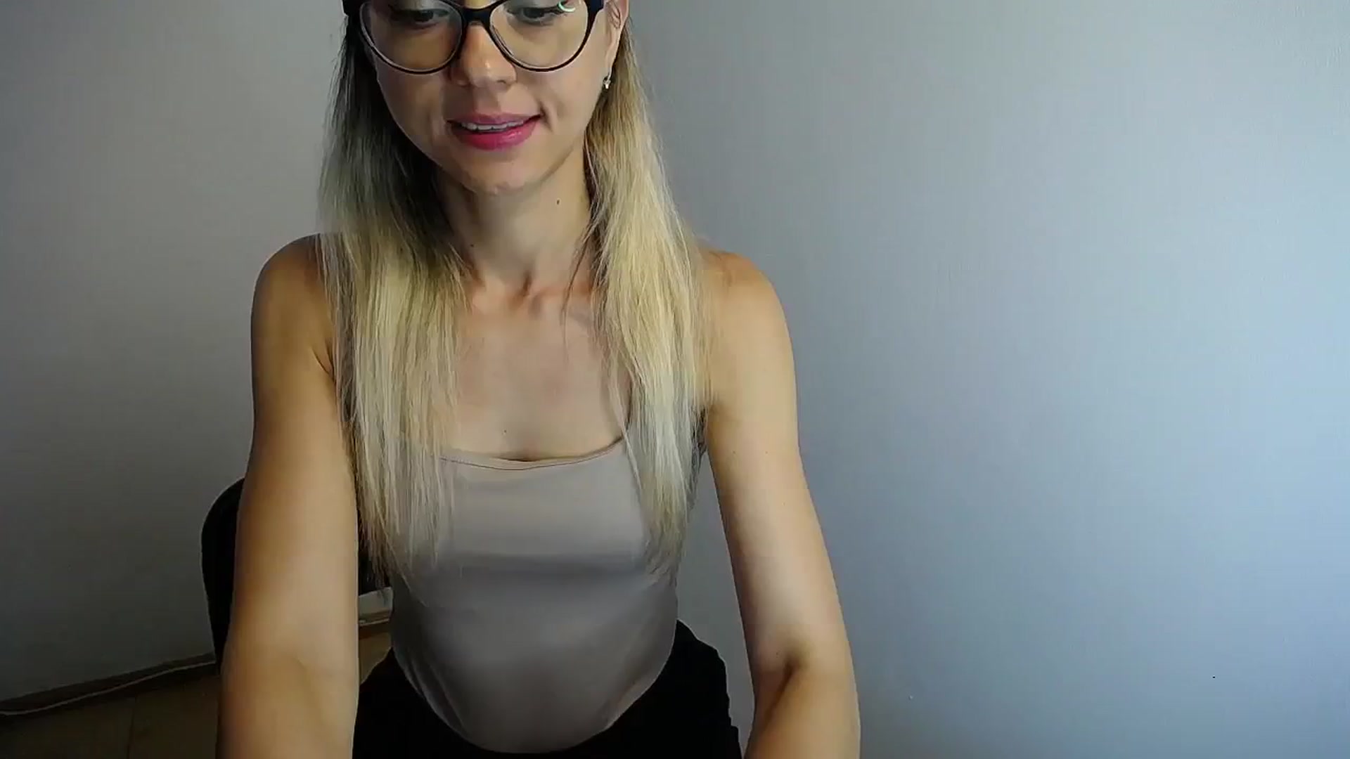 Gallery image thumbnail from Sunshine_alis's myfreecams stream on, 07/28/2024, 18:07 image 17 of 20
