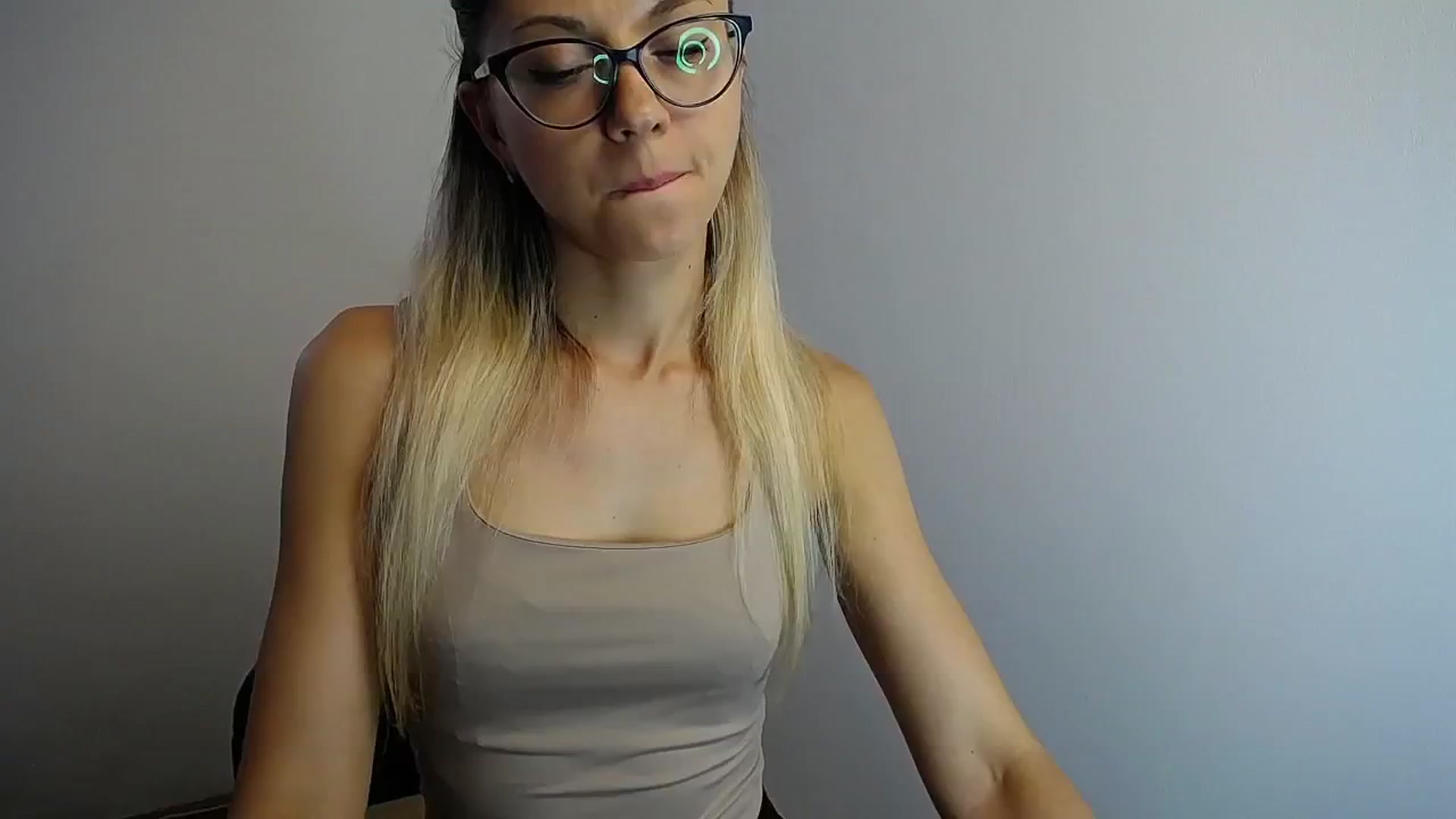 Gallery image thumbnail from Sunshine_alis's myfreecams stream on, 07/28/2024, 18:07 image 4 of 20