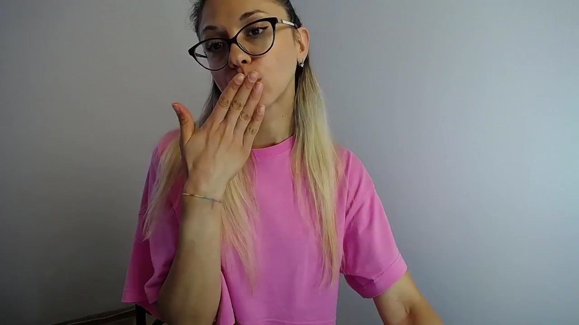 Gallery image thumbnail from Sunshine_alis's myfreecams stream on, 07/31/2024, 15:40 image 16 of 20