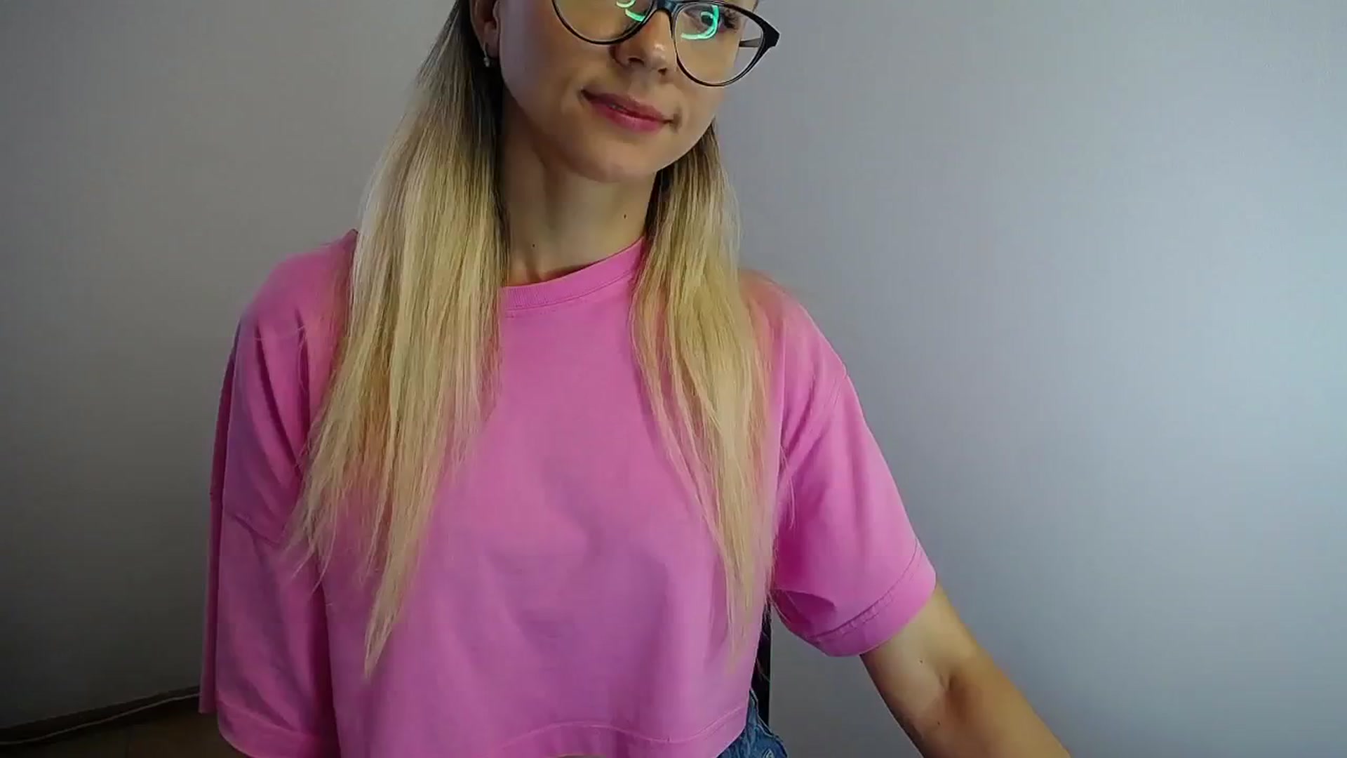 Gallery image thumbnail from Sunshine_alis's myfreecams stream on, 07/31/2024, 15:40 image 5 of 20