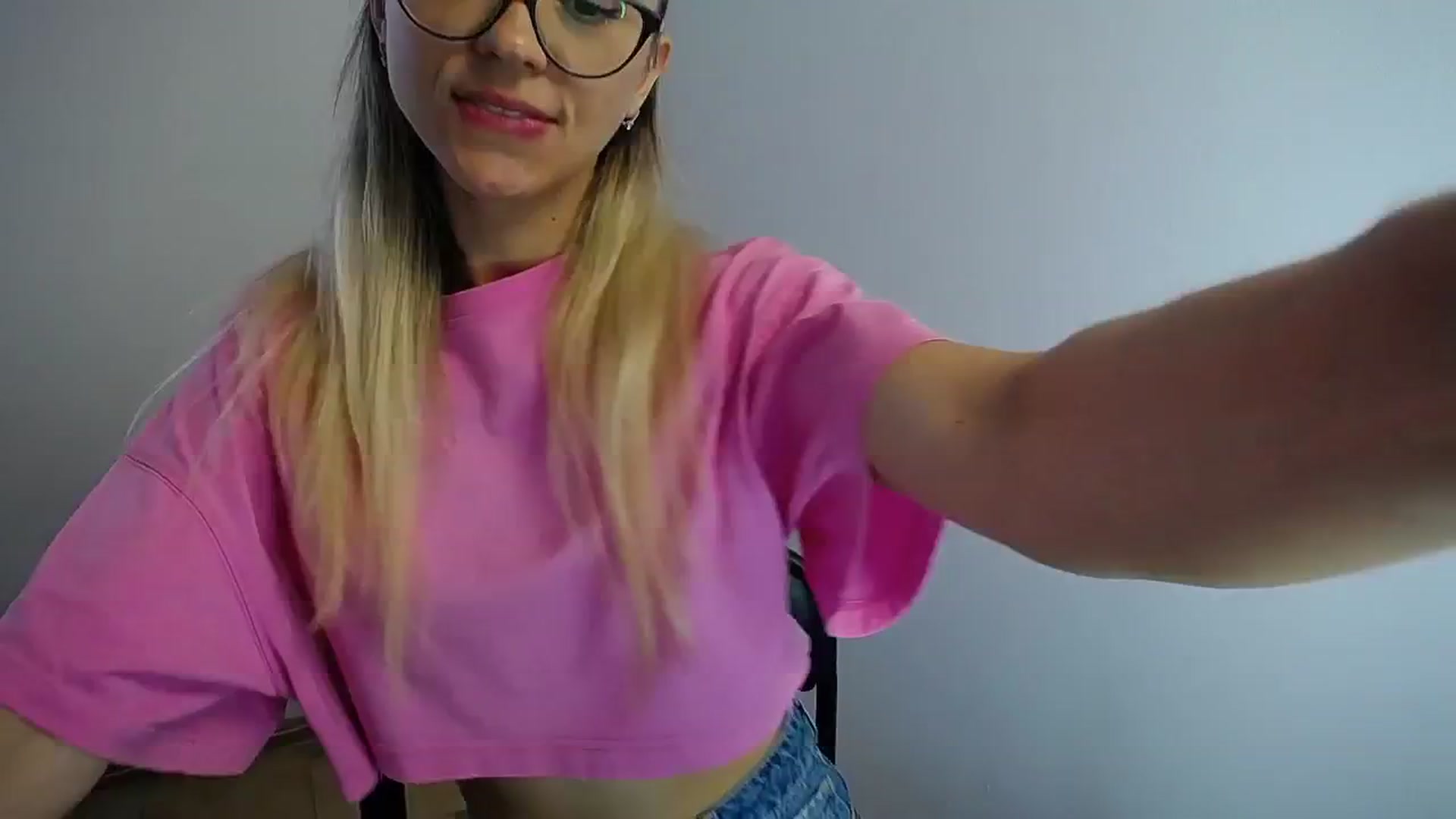 Gallery image thumbnail from Sunshine_alis's myfreecams stream on, 07/31/2024, 15:40 image 7 of 20