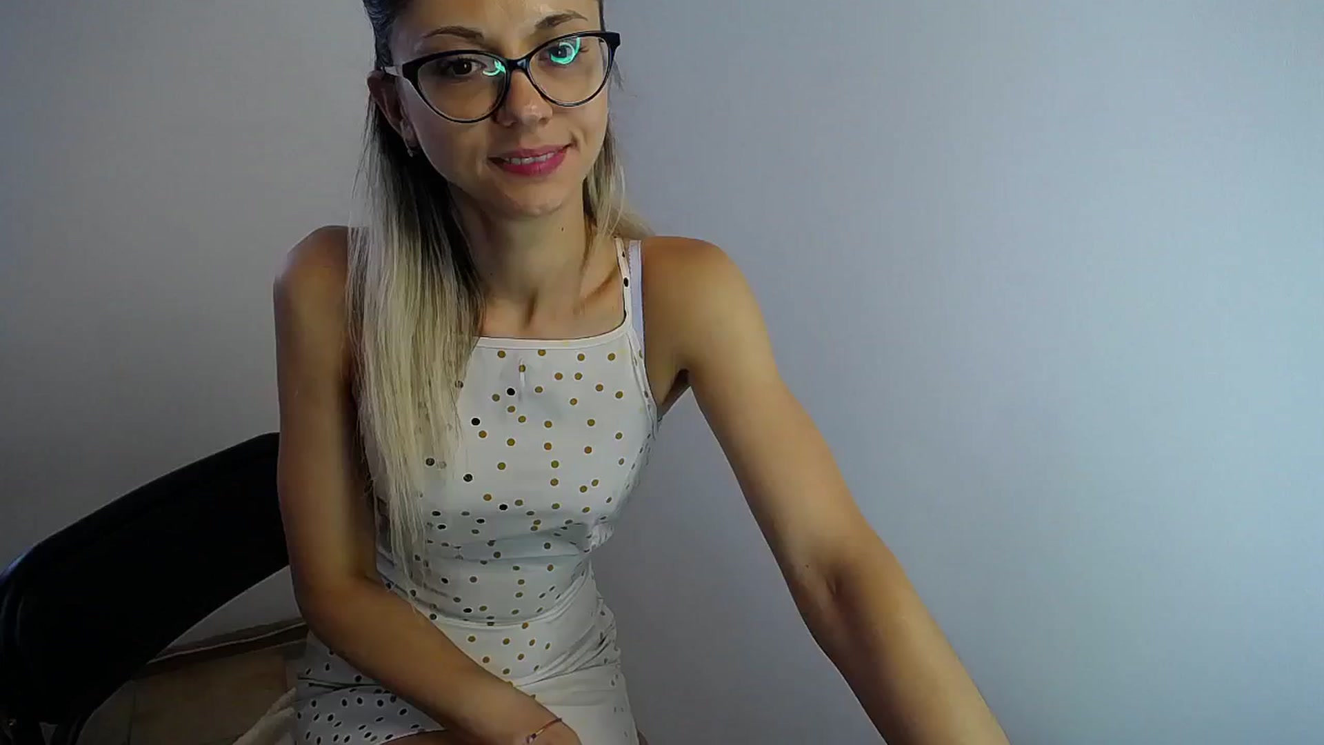Gallery image thumbnail from Sunshine_alis's myfreecams stream on, 08/01/2024, 14:01 image 5 of 20