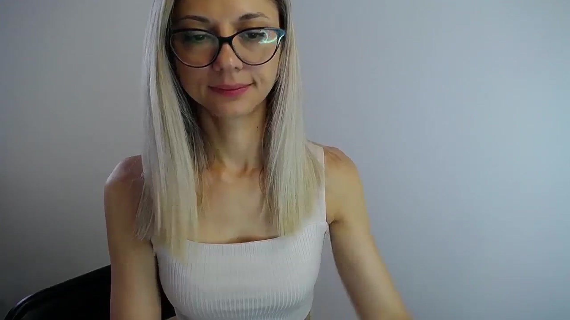 Gallery image thumbnail from Sunshine_alis's myfreecams stream on, 08/03/2024, 13:45 image 12 of 20