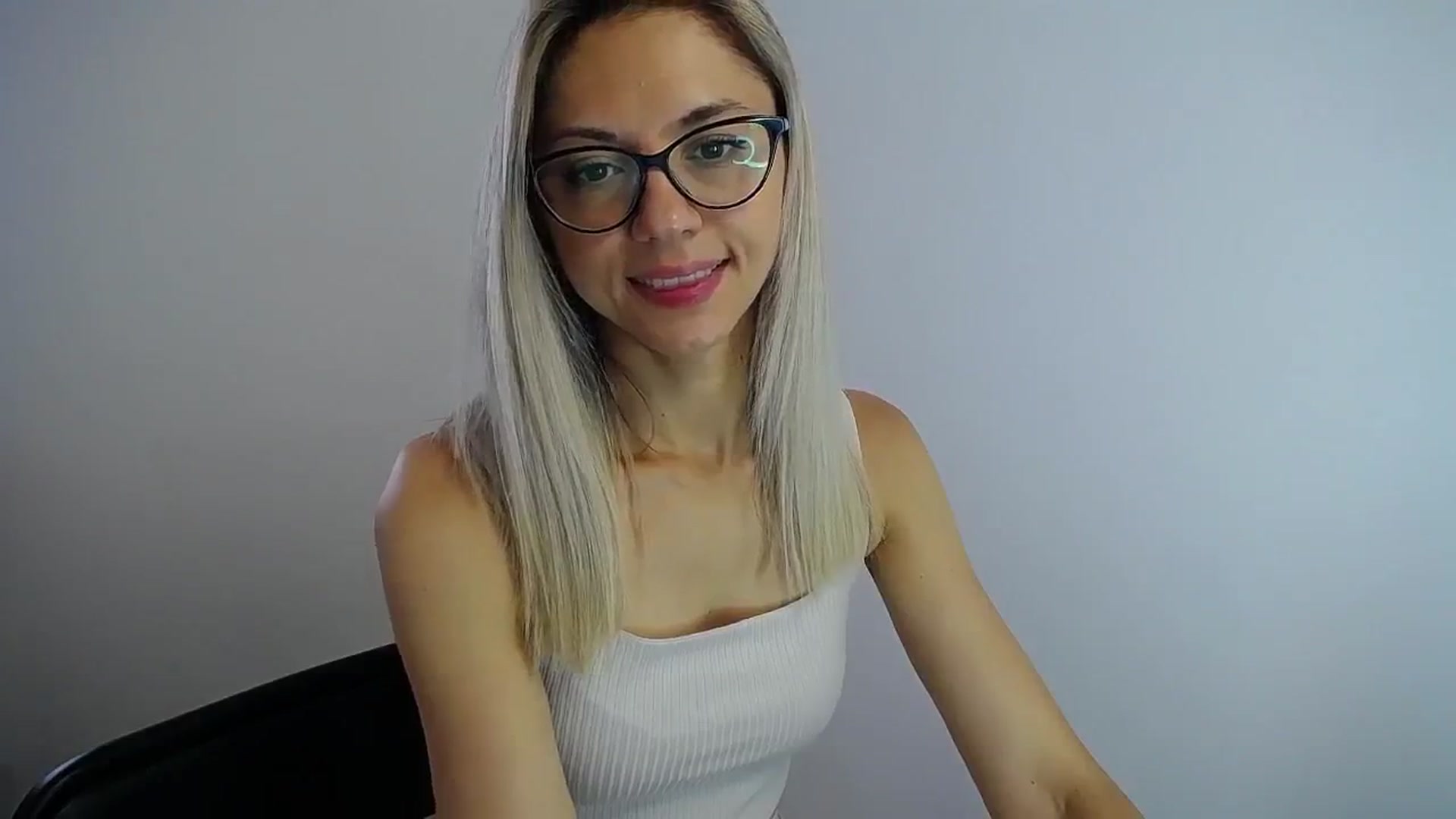 Gallery image thumbnail from Sunshine_alis's myfreecams stream on, 08/03/2024, 13:45 image 9 of 20