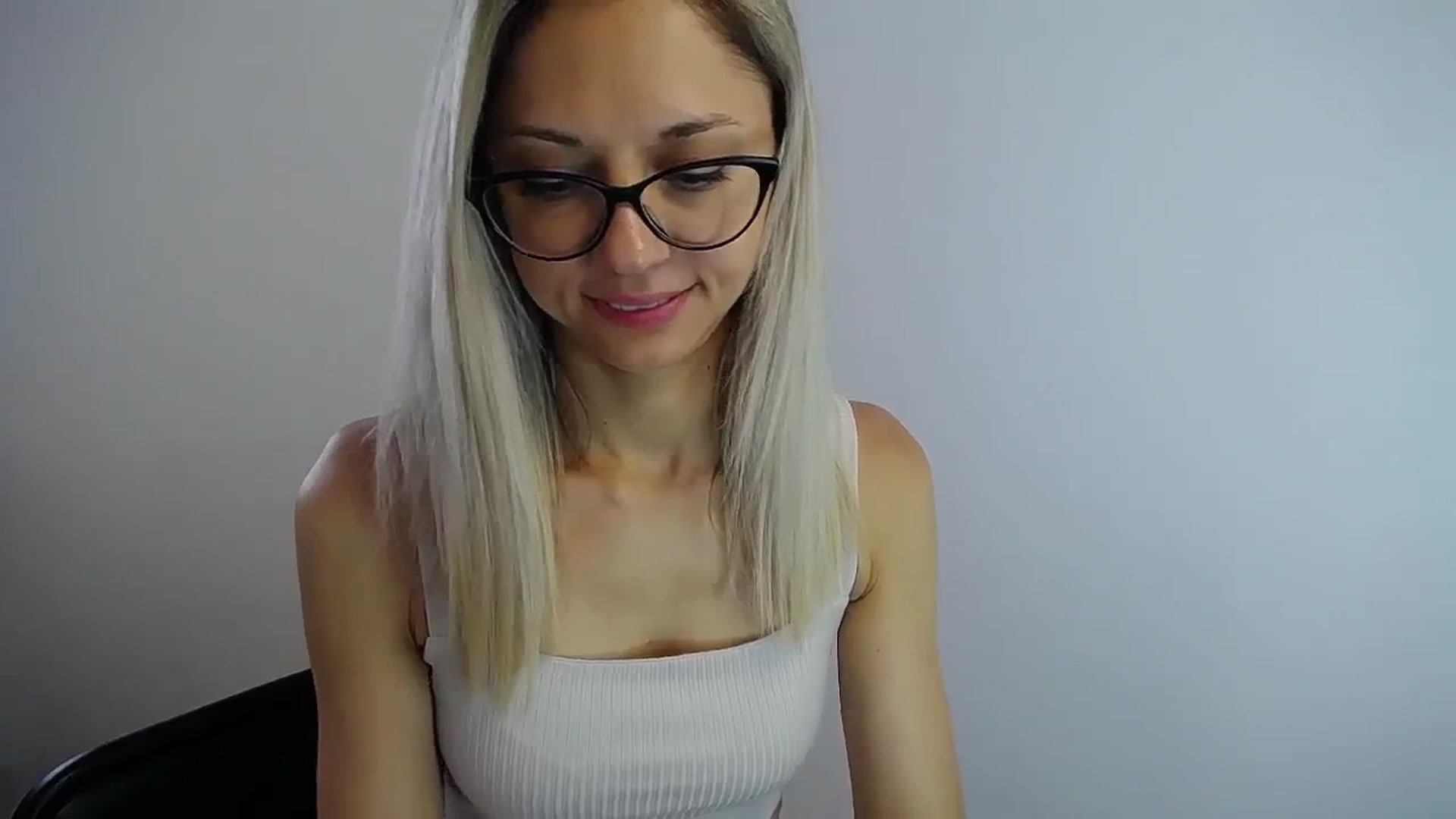 Gallery image thumbnail from Sunshine_alis's myfreecams stream on, 08/03/2024, 13:45 image 6 of 20